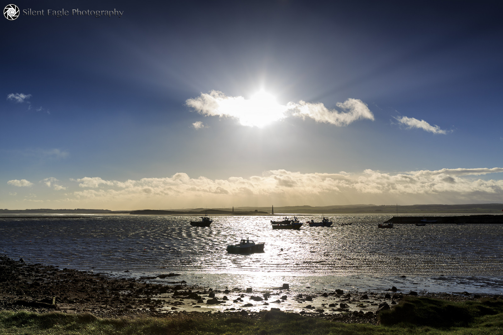slunečnímu záření, krajina, západ slunce, moře, voda, pobřeží, odraz, nebe, fotografování, mraky, pláž, svítání, uklidnit, večer, ráno, pobřeží, slunce, Kánon, horizont, atmosféra, skály, ostrov, orel, soumrak, Severní, tichý, Northumberland, paprsek, mrak, stíny, svítání, východní, oceán, vlna, lodě, mar, slapy, svatý, autorská práva, severovýchod, jezero, září, silenteaglephotography, silenteagle09, tělo z vody, mořská vlna, meteorologický jev, jev, vstupní, Ep9099, coastal and oceanic landforms