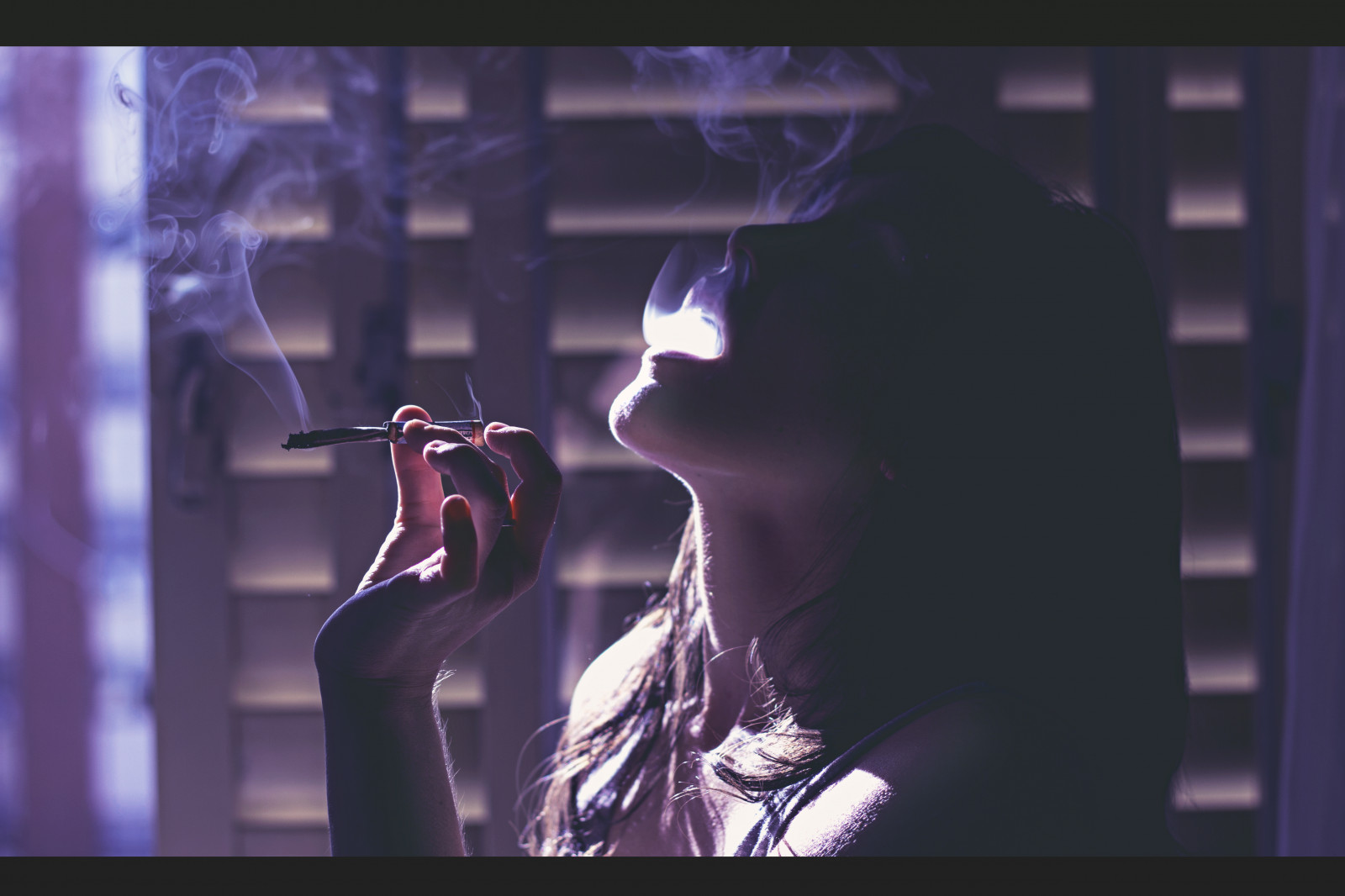 světla, stín, nachový, kouř, kouření, Filmové, léky, půlnoc, tóny, Pojmový, Pojem, světlo, stíny, dívka, příběh, příběhy, její, úžasný, tma, Snímek obrazovky, titulek, počítač tapeta, cinemascope, visual effects