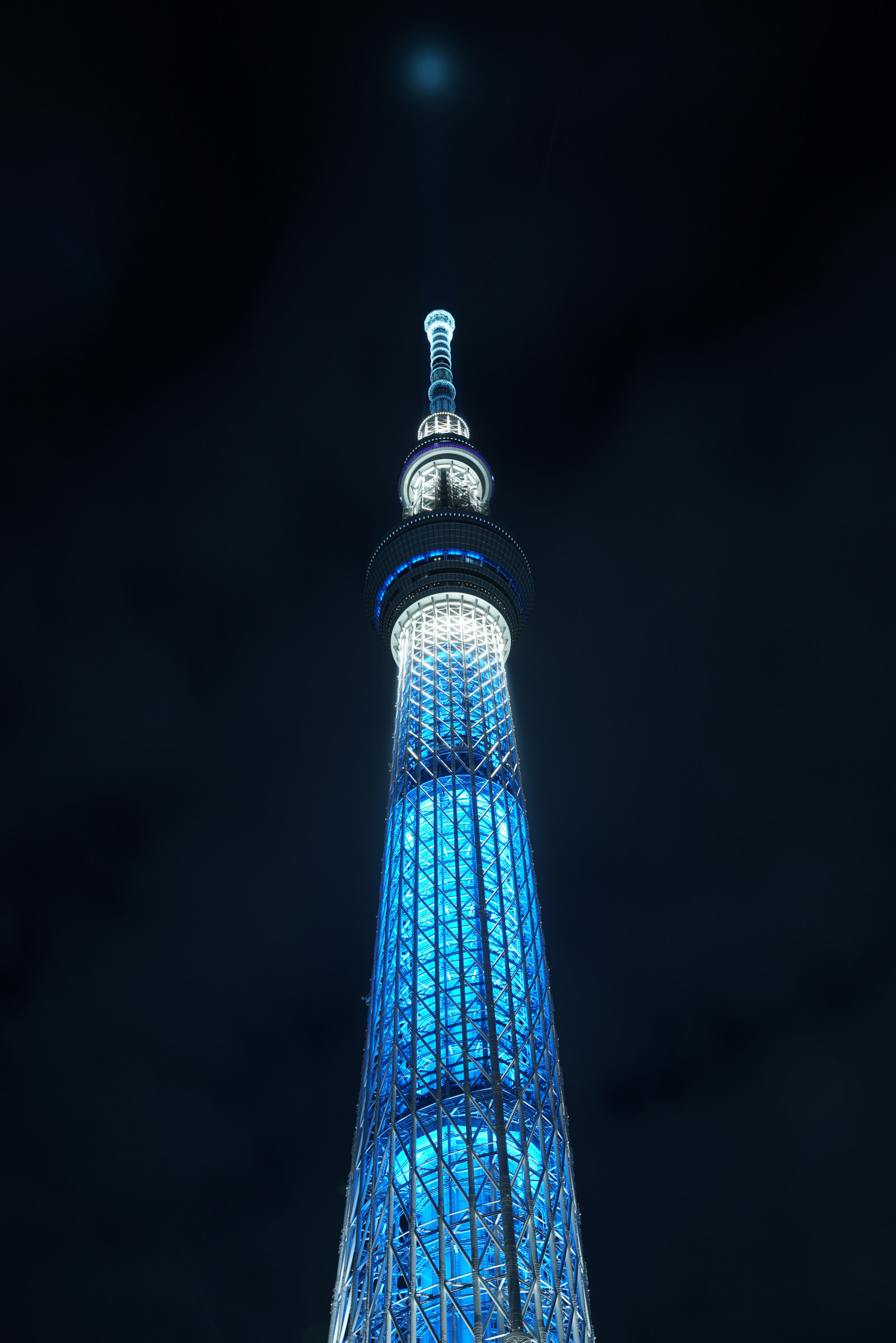 Japonsko, pouliční osvětlení, noc, architektura, odraz, symetrie, modrý, věž, Sony, Tokio, RX1R, jp, Skytree, světlo, osvětlené, osvětlení, osvětlení, CC, Zeiss, tma, iki, mezník, Tokyo Sky Tree, rx, rx1, rx1rm2, rx1rmark2, CreativeCommons, svítidlo