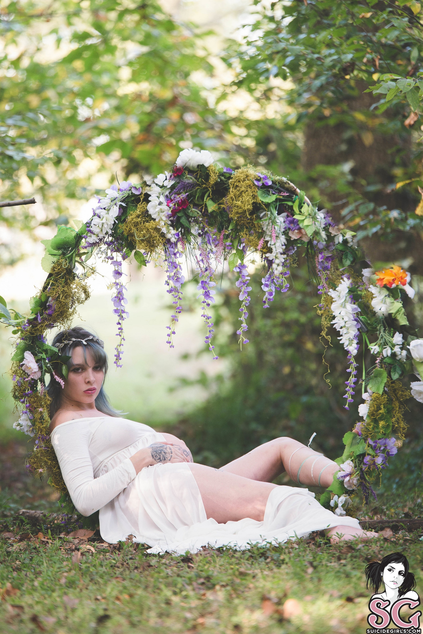 Wallpaper : pregnant, nature, women, brunette, blue hair, white dress