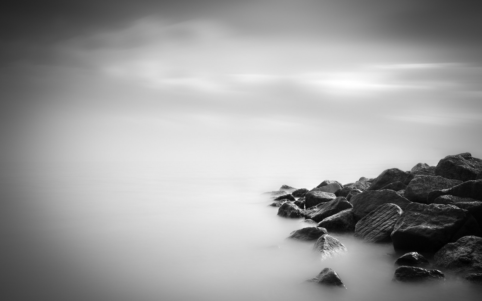 slunečnímu záření, bílý, Černá, černobílý, odraz, nebe, fotografování, pobřeží, atmosféra, světlo, mrak, list, tvar, čára, tma, atmosférický jev, Atmosféra Země, Černý a bílý, monochromatické fotografování, zblízka, makro fotografie