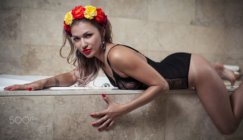 women, blonde, red lipstick, ass, tanned, bathtub women, blonde, red lipstick, ass, tanned, bathtub