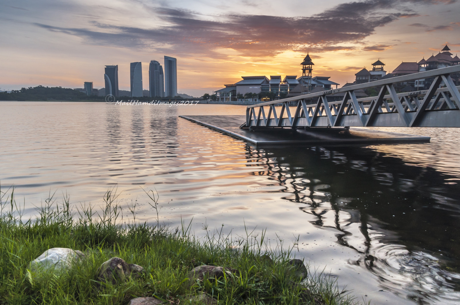 Alba, watersportcomplex, vista lago, mailhamdiimages, riflessione, molo, silhouette, skyscape, raggio di luce, Nikon, d90, sigma1750mmf28, Cokin, cokingndsoft, putrajayalandmark, malaysialandmark, paesaggio