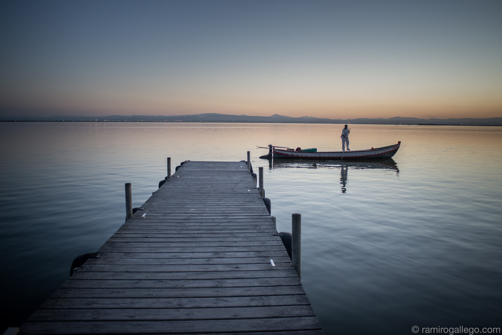 krajina, západ slunce, moře, jezero, voda, pobřeží, odraz, nebe, fotografování, dřevo, svítání, uklidnit, večer, ráno, řeka, slunce, Španělsko, horizont, atmosféra, molo, Evropa, dok, soumrak, slunce, Lake District, Europa, Valencia, mrak, strom, svítání, oceán, paisaje, espana, jezero, puesta, Embarcadero, Albufera, pescador