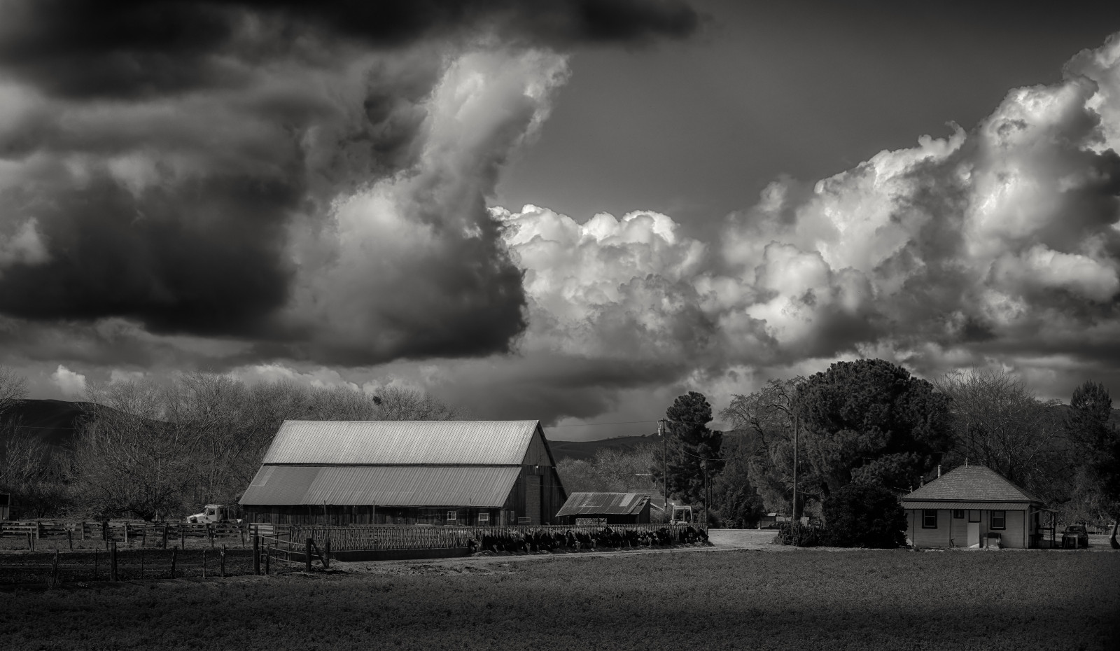 Fond d'écran laitier, ferme, Grange, Les vaches, Billowyclouds