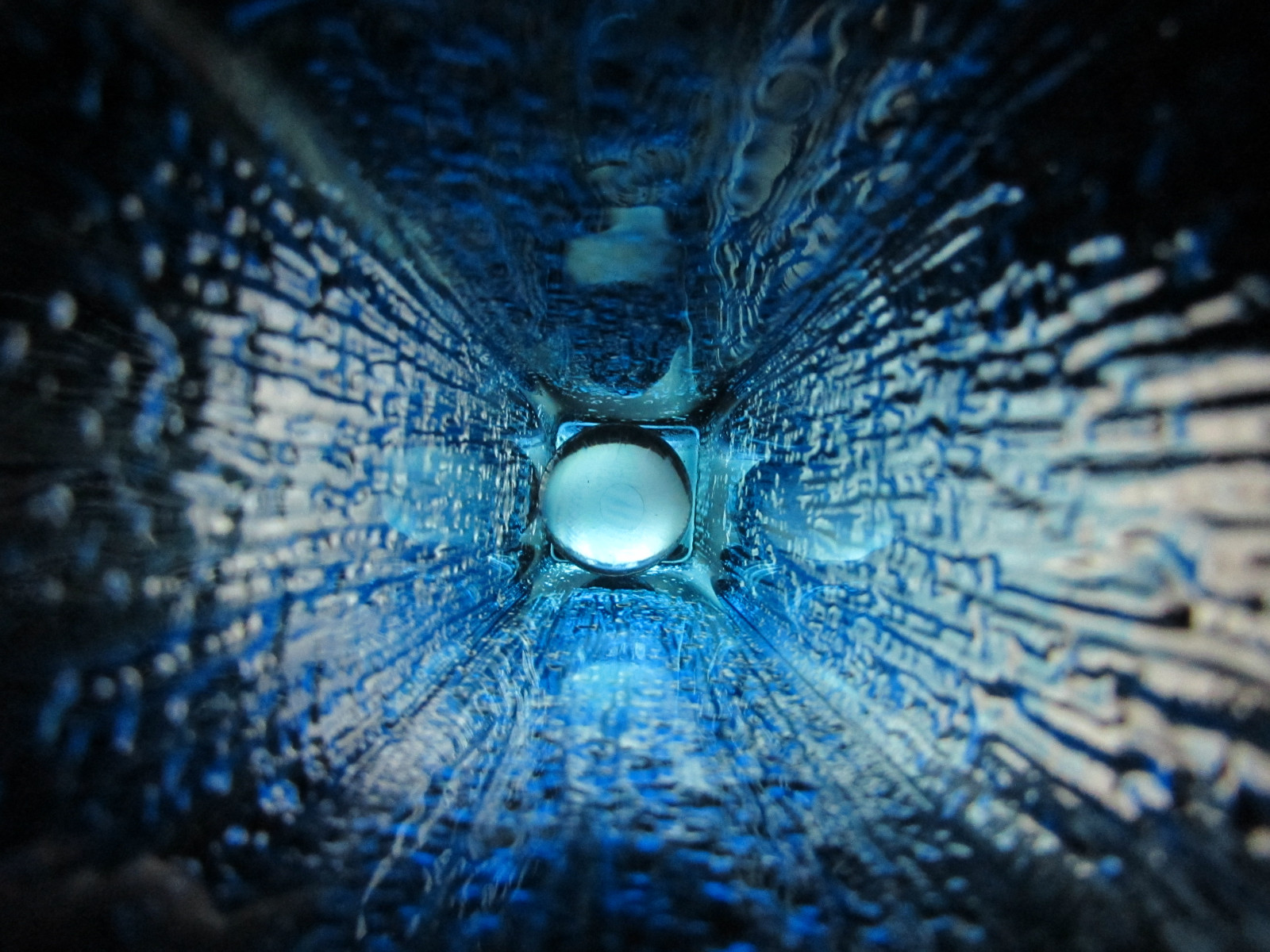 voda, symetrie, modrý, sklenka, kruh, koule, pokles, muž, počítač tapeta, fraktální umění, zblízka, makro fotografie, organismus, jev, blueglass