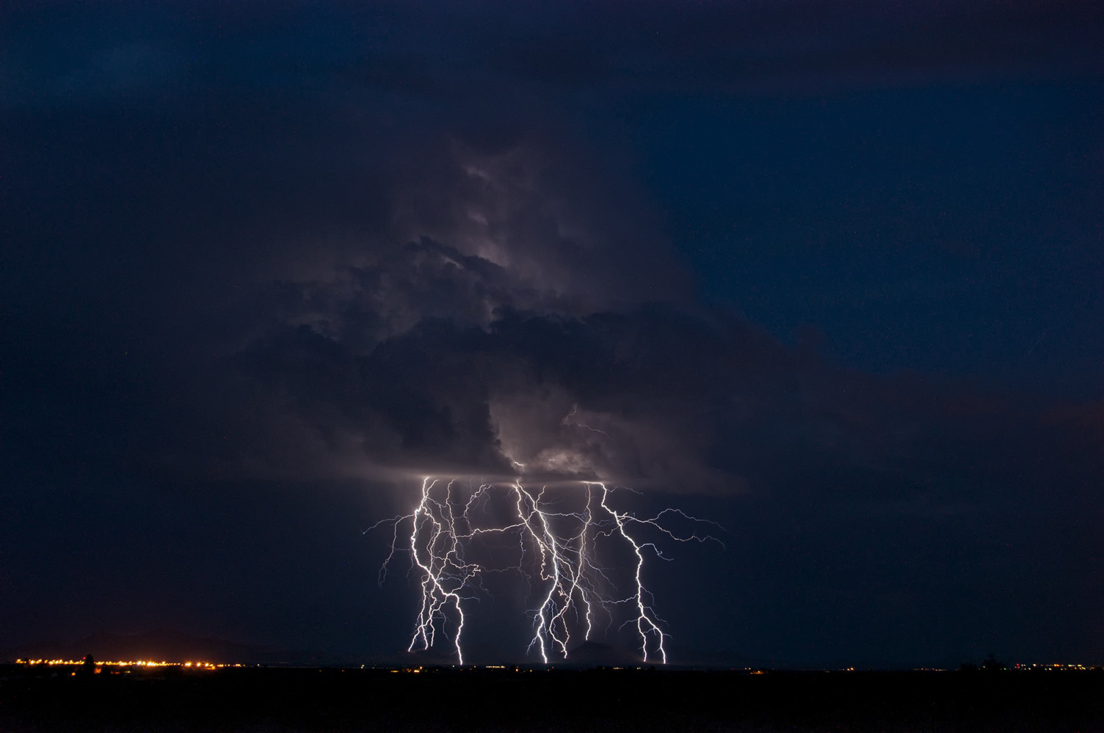 กลางคืน, ท้องฟ้า, เมฆ, เงียบสงบ, ฟ้าผ่า, พายุ, ตอนเย็น, ลม, ขอบฟ้า, บรรยากาศ, พลบค่ำ, แอริโซนา, ฟ้าร้อง, เที่ยงคืน, ไฟฟ้า, มรสุม, เมฆ, พายุฝนฟ้าคะนอง, ความมืด, กลางวัน, พลังงาน, cochisecounty, ปรากฏการณ์ทางอุตุนิยมวิทยา, Cumulus, ปรากฏการณ์, chiricahuamountians