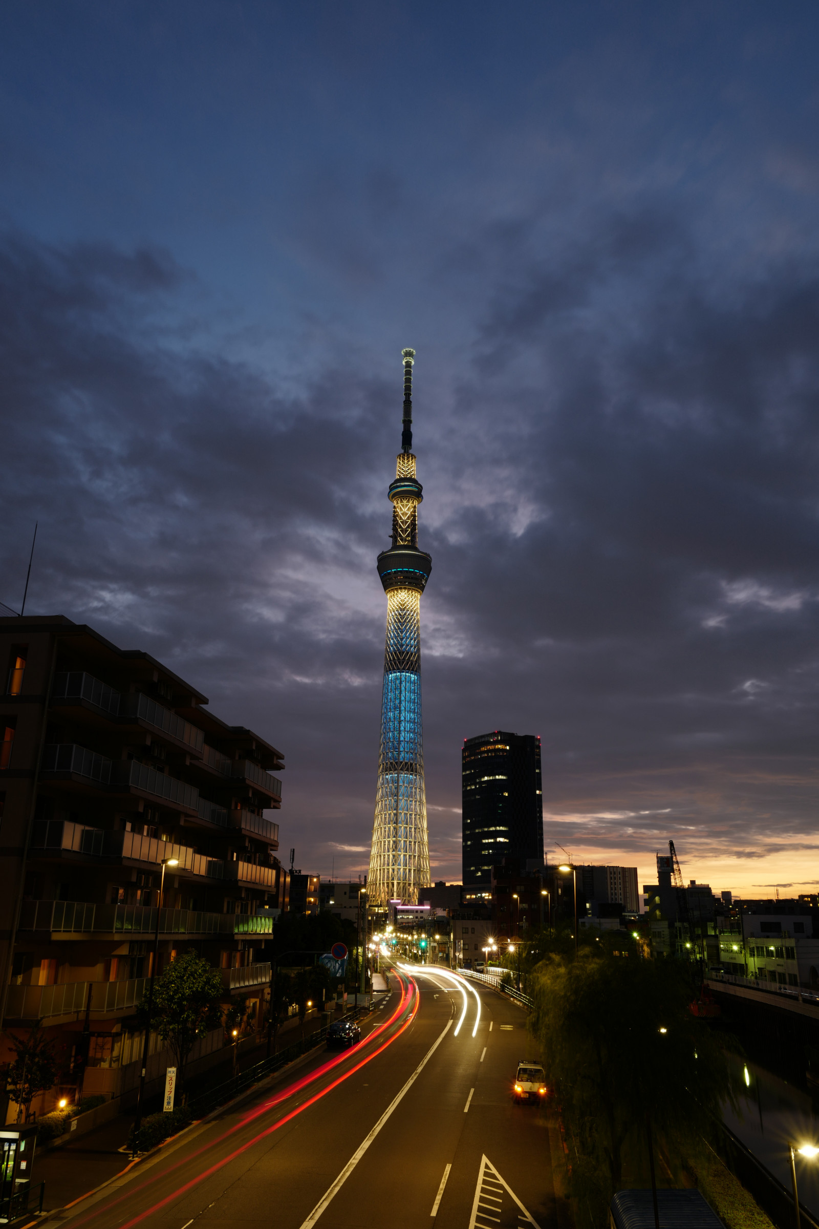 Japan, solnedgang, by, bybilledet, nat, arkitektur, afspejling, himmel, vej, skyline, skyskraber, aften, morgen, tårn, horisont, skumring, Leica, metropol, Tokyo, Jp, Skytree, lys, Sky, downtown, overskyet, daggry, mørke, milepæl, Tokyo Skytree, summilux, leicaq, summilux1728, q, 1728, byområde, hovedstadsområde, menneskelig bosættelse