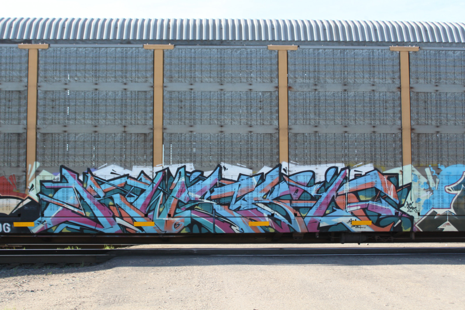 Auto Rack Graffiti Wallpaper : vehicle, train, railway, bench, Canada, Canadian, king ...