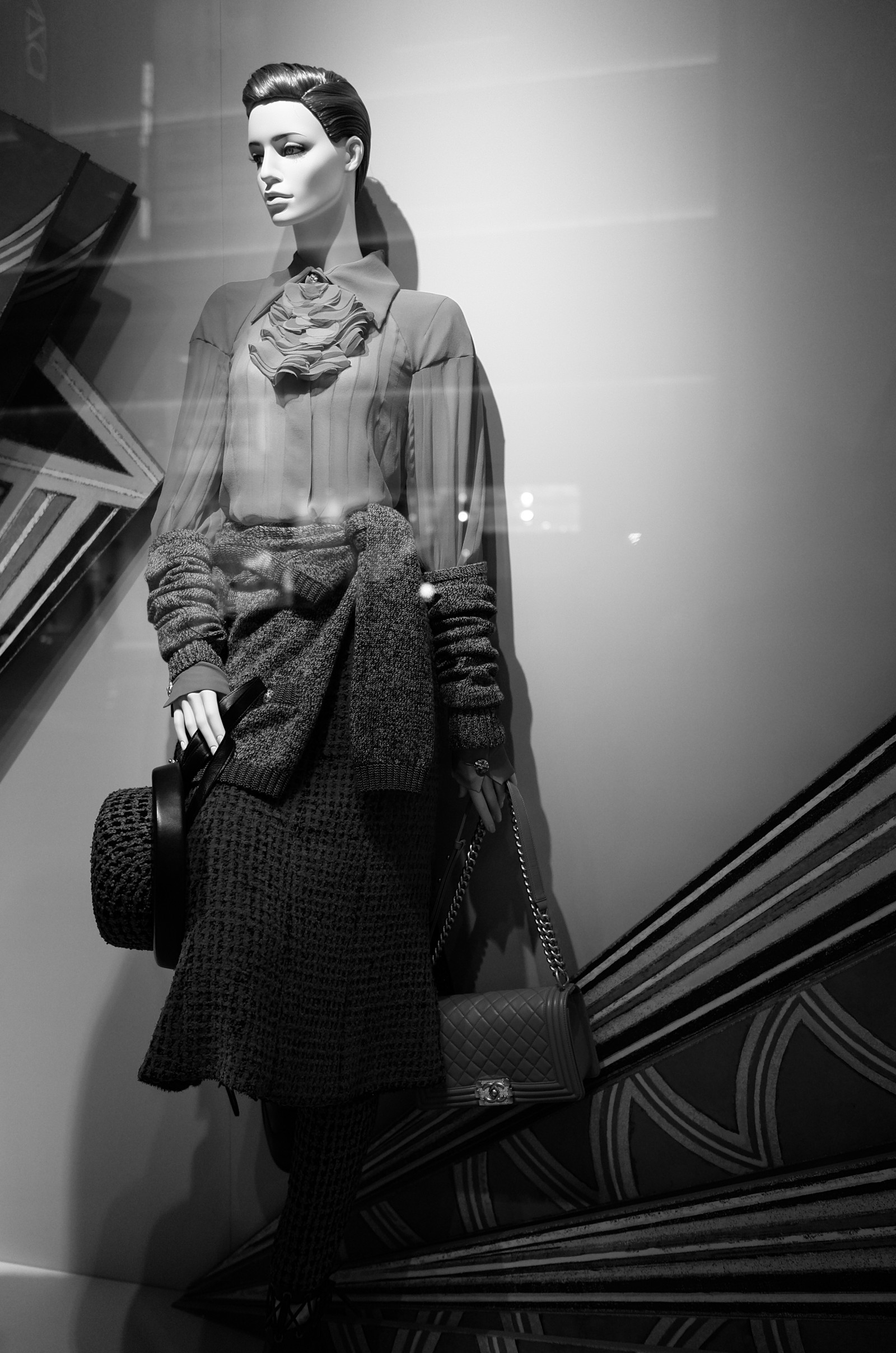 Japan, white, black, monochrome, model, sitting, photography, Gentleman, fashion, Person, Leica, Tokyo, clothing, Jp, cool, beauty, woman, lady, CC, photograph, darkness, t, ginza, leicat, summicron, creativecommons, summicron235, 235, black and white, monochrome photography, human positions, photo shoot, film noir