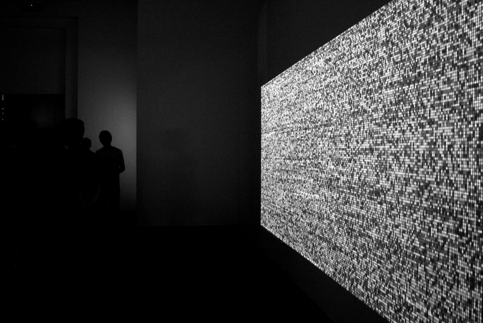 světla, bílý, Černá, černobílý, temný, město, noc, architektura, abstraktní, prostor, městský, stín, stěna, fotografování, silueta, vzor, čáry, televize, Belgie, statický, Brusel, lineární, úhel, světlo, Černý a bílý, tajemný, stíny, tělesné, siluety, design, minimální, tma, belgický, creativeartphotography, Bruxelles, Brussel, abstrakce, Černý a bílý, monochromatické fotografování, denní osvětlení, jev, televize, artinbw, Bozar