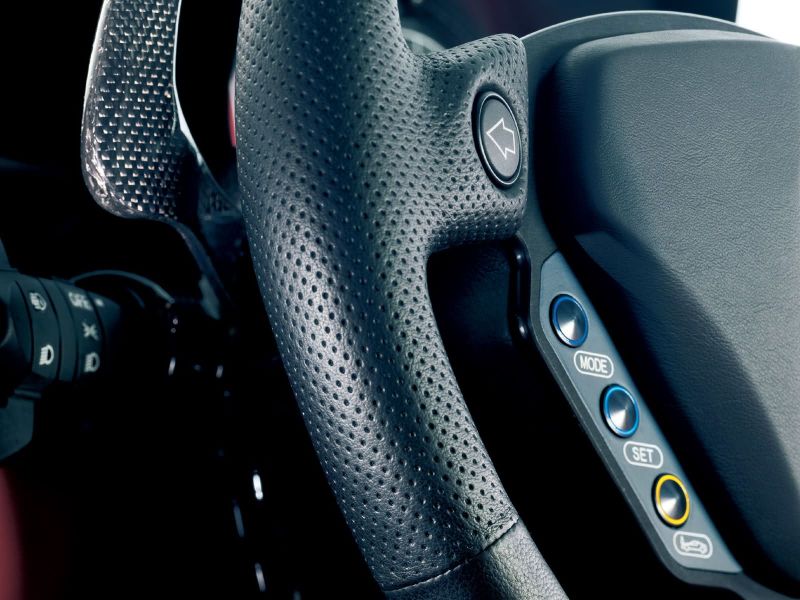 vozidlo,Ferrari,netcarshow,netcar,pneumatika,volant