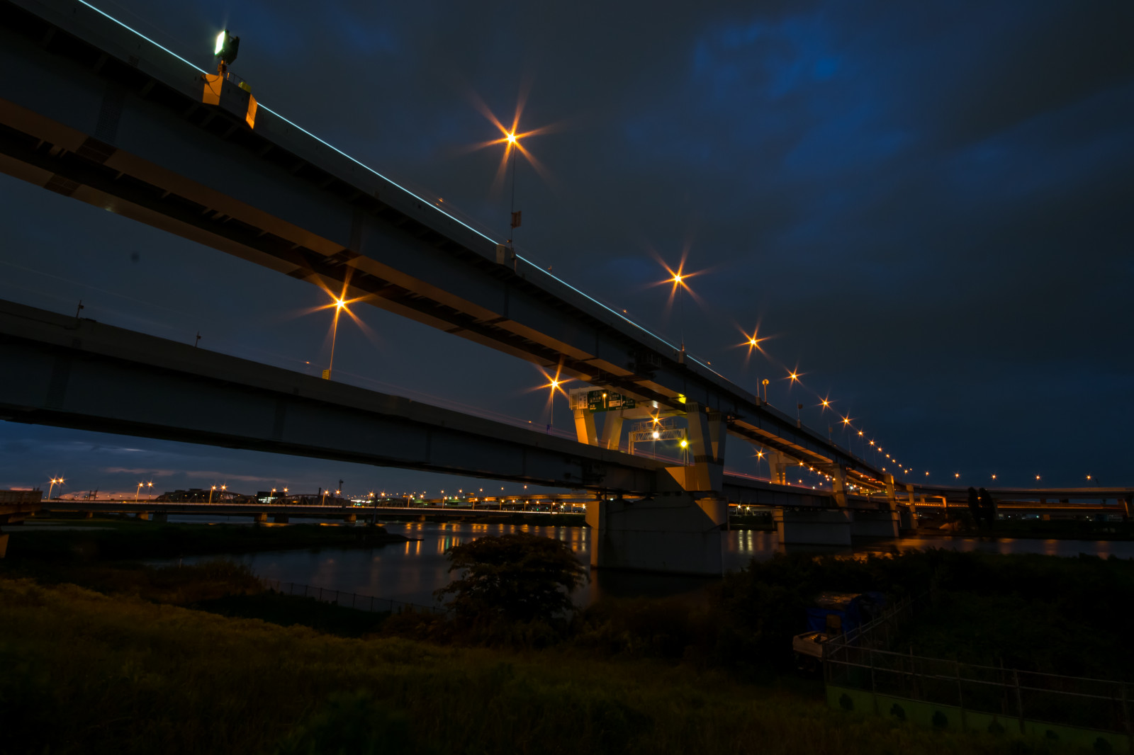 Japonsko, západ slunce, panoráma města, noc, odraz, nebe, panoráma, večer, ráno, most, Nikon, Dálnice, soumrak, stadión, Tokio, struktura, světlo, svítání, noční výhled, osvětlení, D3100, tma, Jct, sigma, 1020mm, Atmosféra Země, sportovní dějiště, chicaco11, f456, Elevatedexpressway