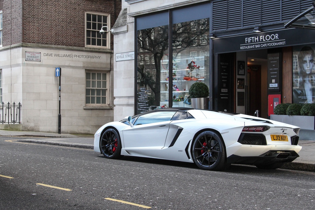 Londra, bianca, strada, auto, costruzione, veicolo, strada, casa, supercar, Lamborghini, Lamborghini Aventador, Canone, tecnologia, ruote, auto sportiva, pneumatico, Roadster, macchina di spettacolo, Hypercar, parcheggio, esotico, Berlina, infrastruttura, Williams, 2014, 24105, ruota, automobili, super, cerchione, supercar, veloce, 550d, dave, v12, Aventador, lp7004, veicoli terrestri, design automobilistico, esterno automobilistico, veicolo di lusso, veicolo a motore, pneumatici per autoveicoli, auto di lusso personali, auto esecutivo, parte auto, cerchio in lega, Dione, Davew88, automotive wheel system