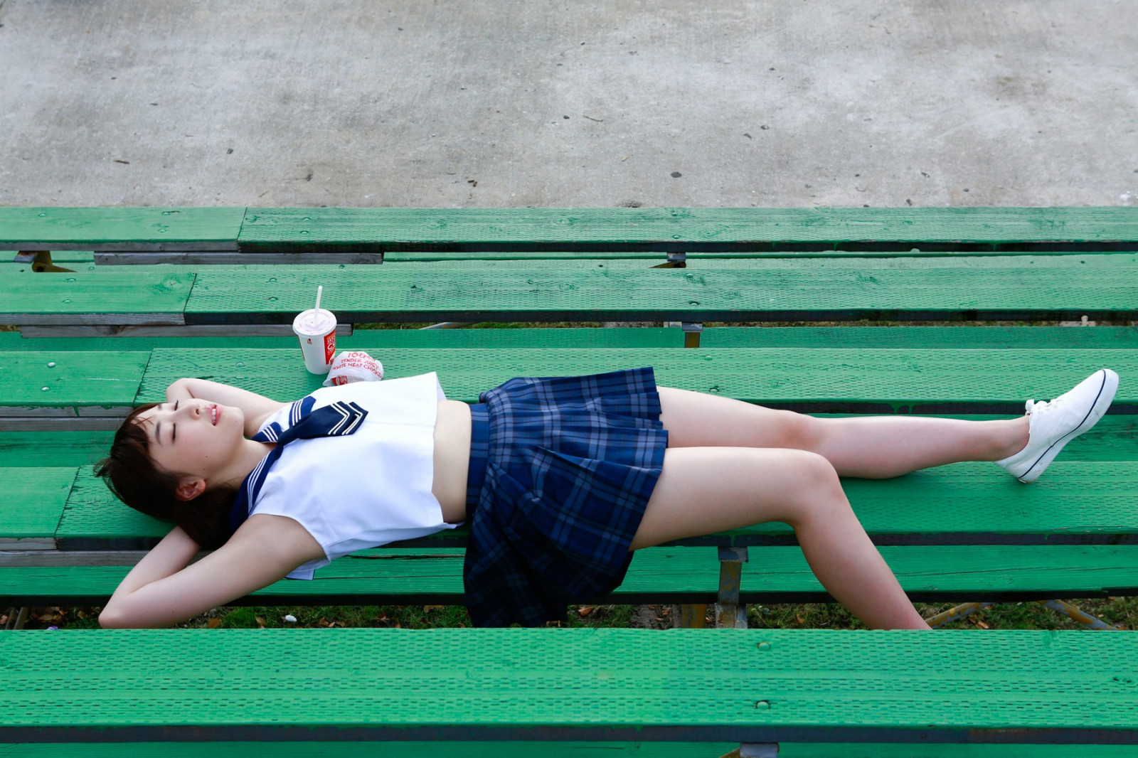 sportovní, asijský, sedící, míč, Morning Musume, Mizuki Fukumura, noha, rekreace, hry, lidských pozice, fyzická zdatnost, kulečník, kapesní kulečník