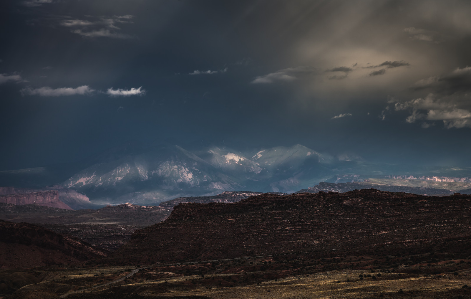 slunečnímu záření, krajina, hory, temný, západ slunce, noc, kopec, Příroda, nebe, sníh, svítání, bouřka, večer, ráno, horizont, atmosféra, pláně, Utah, soumrak, mrak, otevřeno, západ, bouřlivý, velký, maskovaná, světlomet, hora, počasí, svítání, tma, atmosférický jev, horských reliéf, meteorologický jev
