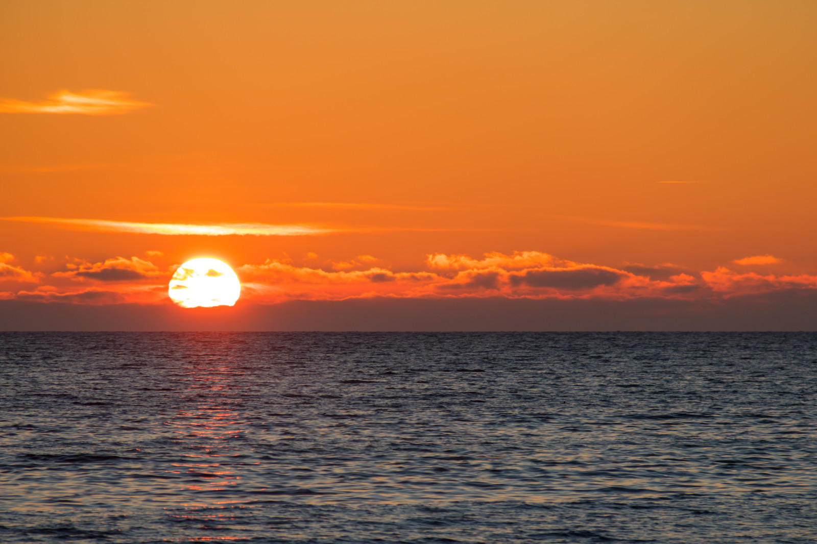 Sonnenlicht, Sonnenuntergang, Meer, Winter, Sonnenaufgang, Abend, Morgen, Küste, Sonne, Horizont, Dämmerung, Wolke, Dämmerung, Ozean, Welle, Solnedg ng, Vinter, Hav, Trelleborg, Kust, V strasm b tshamnen, Nachglühen, Windwelle, Roter himmel am morgen