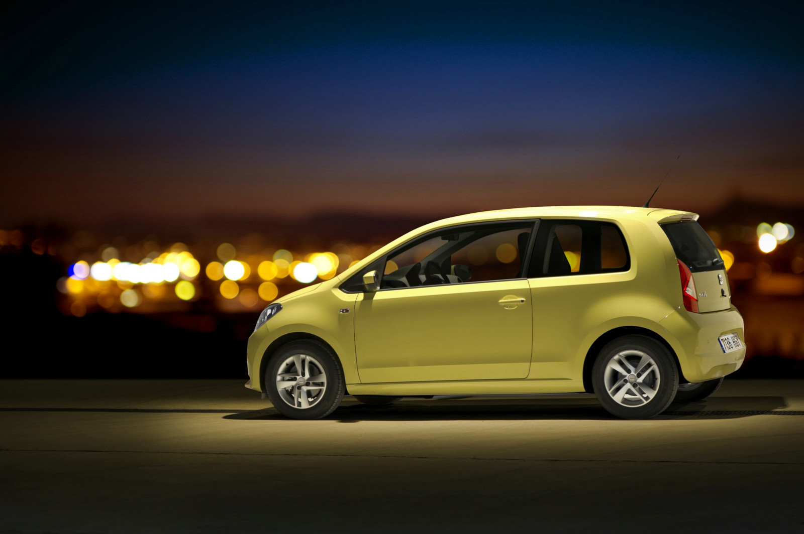 samochód, pojazd, Volkswagen, 2013, Volkswagen Up, Siedzenie, Netcarshow, Netcar, Obrazy samochodów, Zdjęcie samochodu, koło, Mii, Pojazd lądowy, Projekt motoryzacyjny, Producent samochodów, Samochód kompaktowy, Samochód miejski, Samochód subcompact, Kompaktowy sportowy pojazd użytkowy