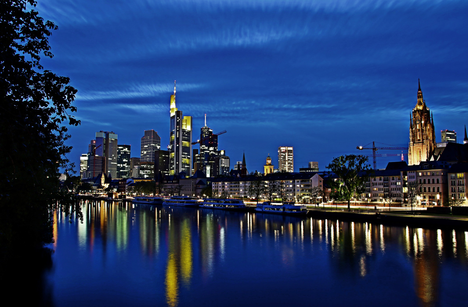 západ slunce, město, panoráma města, noc, voda, odraz, nebe, Frankfurt, panoráma, mrakodrap, modrý, večer, Německo, věž, řeka, horizont, město, Evropa, soumrak, metropole, Europa, DOPOLEDNE, centrum, hodina, svítání, deutschland, centrum, mezník, langzeitbelichtung, Soe, během dne, Stadt, hlavní, Alemania, Německo, nightshot, Fluss, hessen, centrum, nachtaufnahme, hobbyphotograph, andreasfucke, Hesse, urban area, turistická atrakce, počítač tapeta, Metropolitní oblast, panelový dům, centrum, flus, blaue, Stunde, Zentrum, andyvonderwurm, longtermexposure