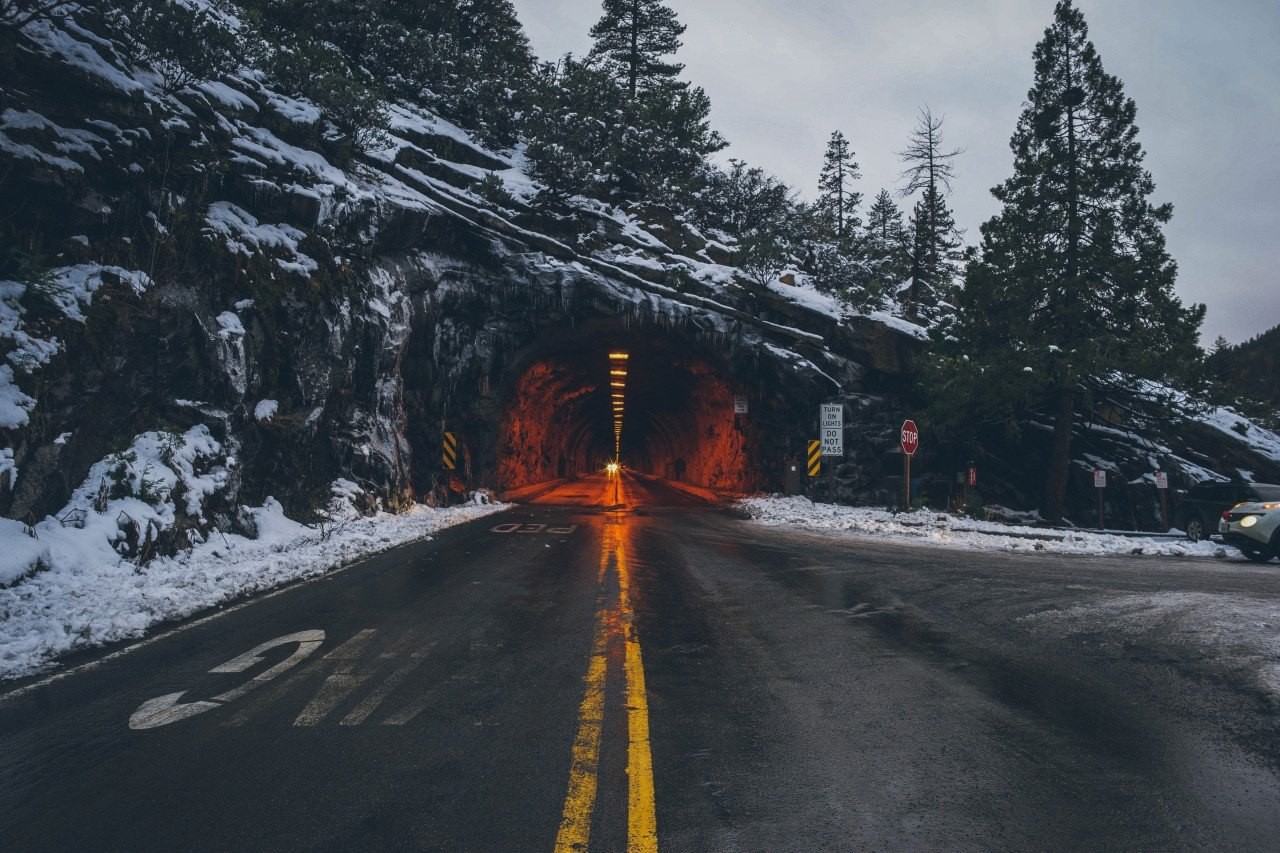 bosque, montañas, naturaleza, nieve, invierno, la carretera, Puerto de montaña, infraestructura, montaña, clima, temporada, Pista, Formaciones montañosas, Fenómeno geológico, cordillera