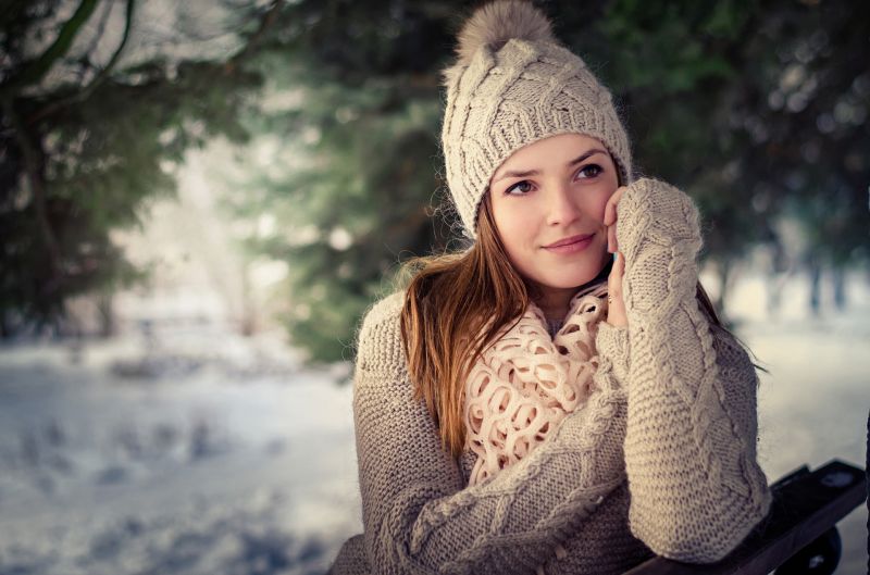 Sergey Tomashev, wanita, model, topi, tersenyum, musim dingin Sergey Tomashev, wanita, model, topi, tersenyum, musim dingin