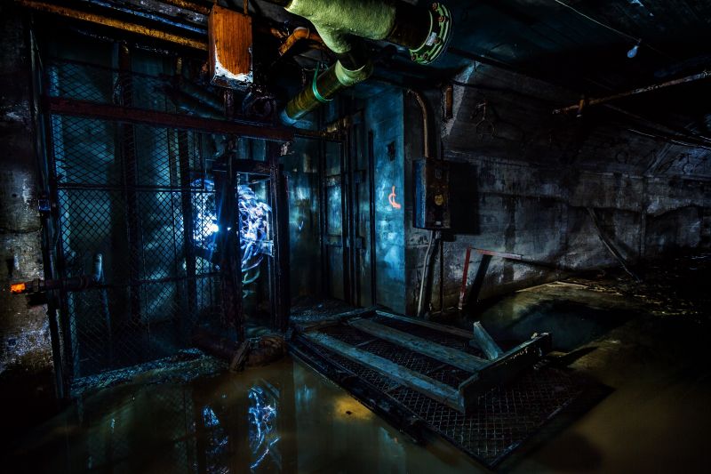 noc, půlnoc, tma, dlouhé expozice, podzemí, světlo