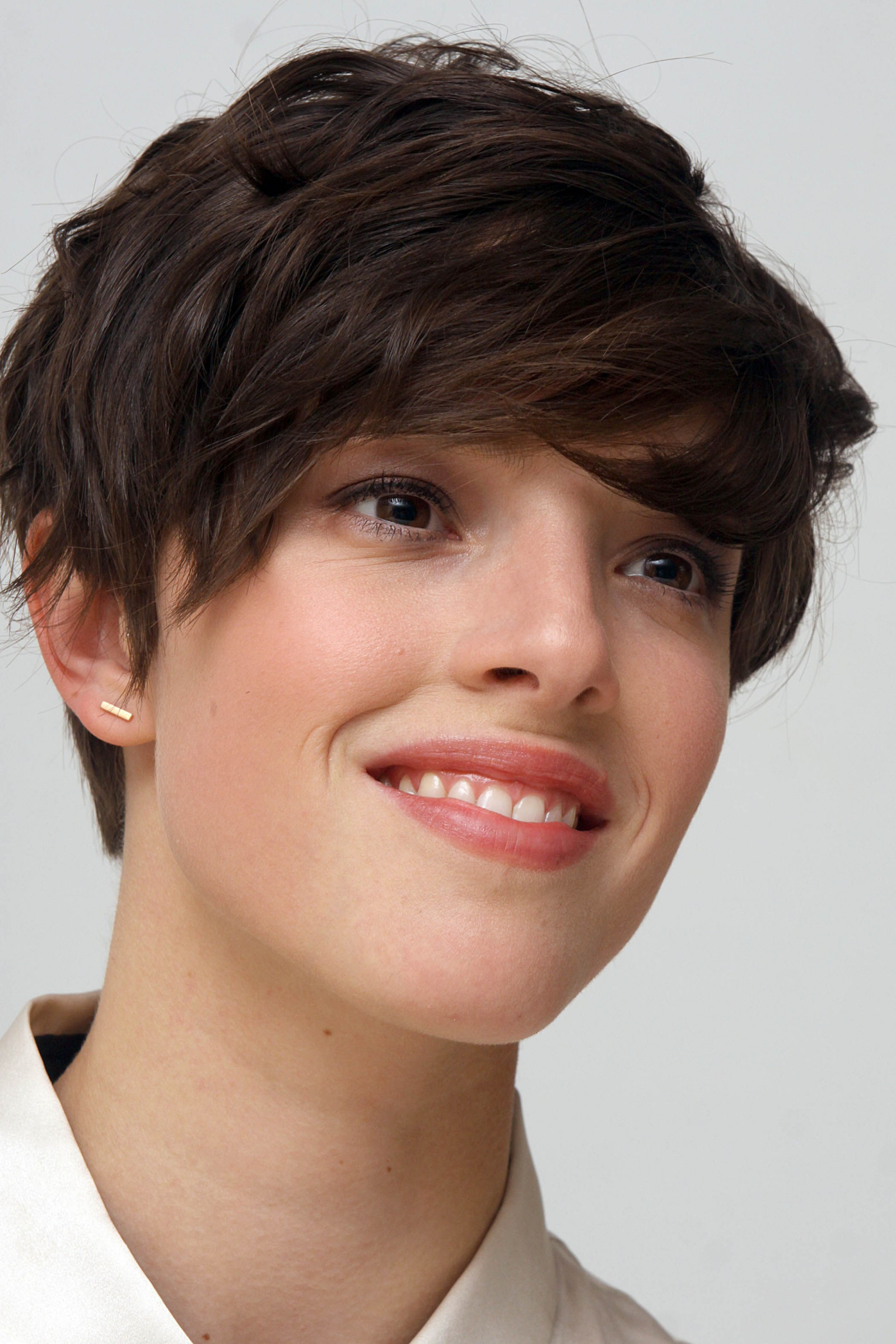 tvář, ženy, model, portrét, dlouhé vlasy, krátké vlasy, bruneta, herečka, usmívající se, černé vlasy, vlasy, ofina, pusa, nos, Olivia Thirlby, kůže, oblečení, hlava, krása, usměj se, oko, kostým, účes, tvář, brada, paruka, portrétní fotografie, hnědé vlasy, zblízka, vrstvené vlasy, čelo