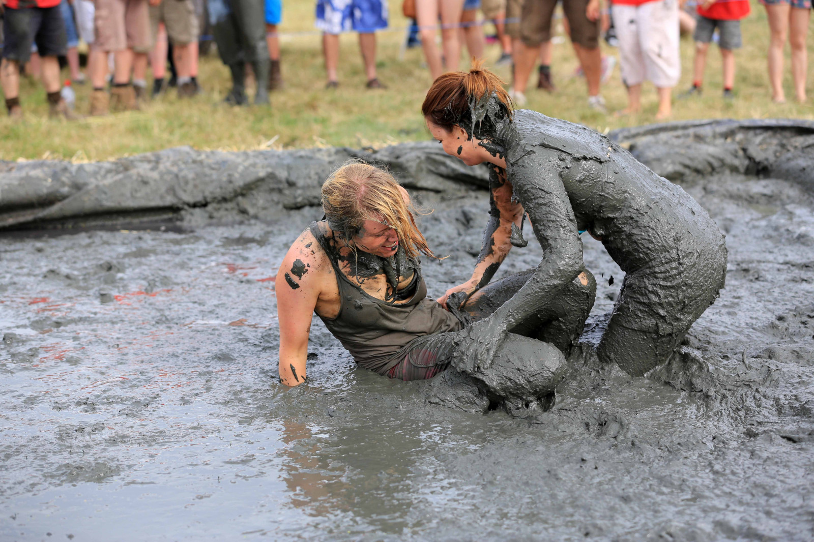 Spojené království, Anglie, mokrý, zábava, bláto, přemet, špinavý, bikiny, manželka, Familyfun, vodní sporty, mudwrestling, hezké šaty, Dirtysocks, whitebikini, bareskin, cameraclub, Summergames, Wetsocks, Langport, Mokré oblečení, Thorney, Canoneosdigital, Wetshorts, Wifecarrying, Wetbikini, Blátivé oblečení, Mudracing, Muddypants, Vlhké látky, Wetcouple, Dirtywives, Muddycouple, Dirtybikini, Dirtycouple, Lowlandgames2014