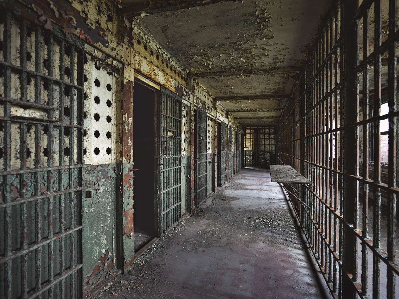 vechi, ARTĂ, istorie, abandonat, MAMIYA, frumoasa, frumuseţe, fotografie, frunze, fotograf, rebecca, decădere urbană, explorator, arta, uitat, mediu, format, archetecture, 80, abandonat, HDR, stricat, Credo, urbanexploring, UE, fineartphotography, urbex, Bathory, urbexdecay, fineartphotographer, wanderlast, decayfineart, wwwrebeccabathorycom