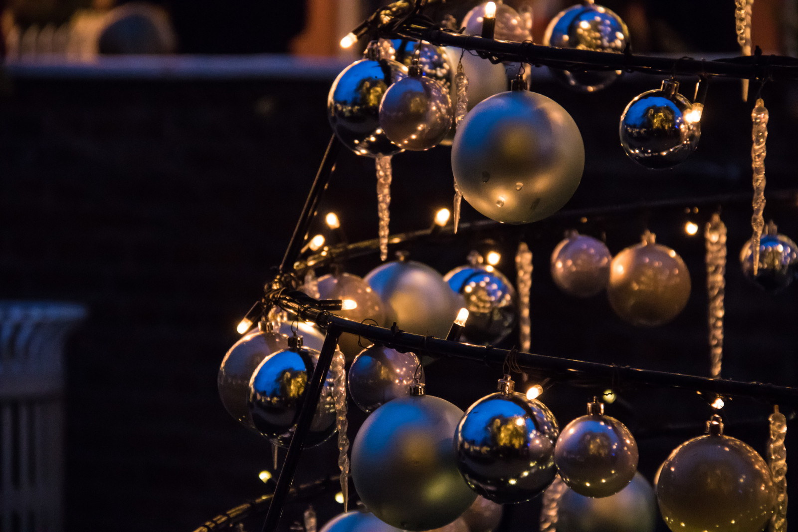 nat, blå, jul, bokeh, Danmark, lys, farve, xmas, belysning, juletræ, julgran, julgranskulor, juli, danmark, nightphotography, tivoli, natt, exif model canoneos760d, geocountry, kamera gør kanon, geocity, kameramodel canoneos760d, geostate, geolocation, exif linse efs18200mmf3556is, exif åbning 56, exif gøre kanon, exif focallength 110mm, exif isospeed 6400, kopenhavn, k penhamncopenhagen, ornamnents, juledekoration, makrofotografering