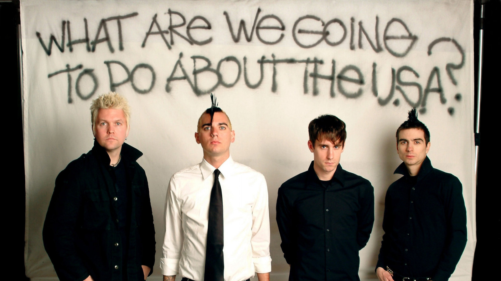 Anti-flag, nápis, kapela, tváře, kravata