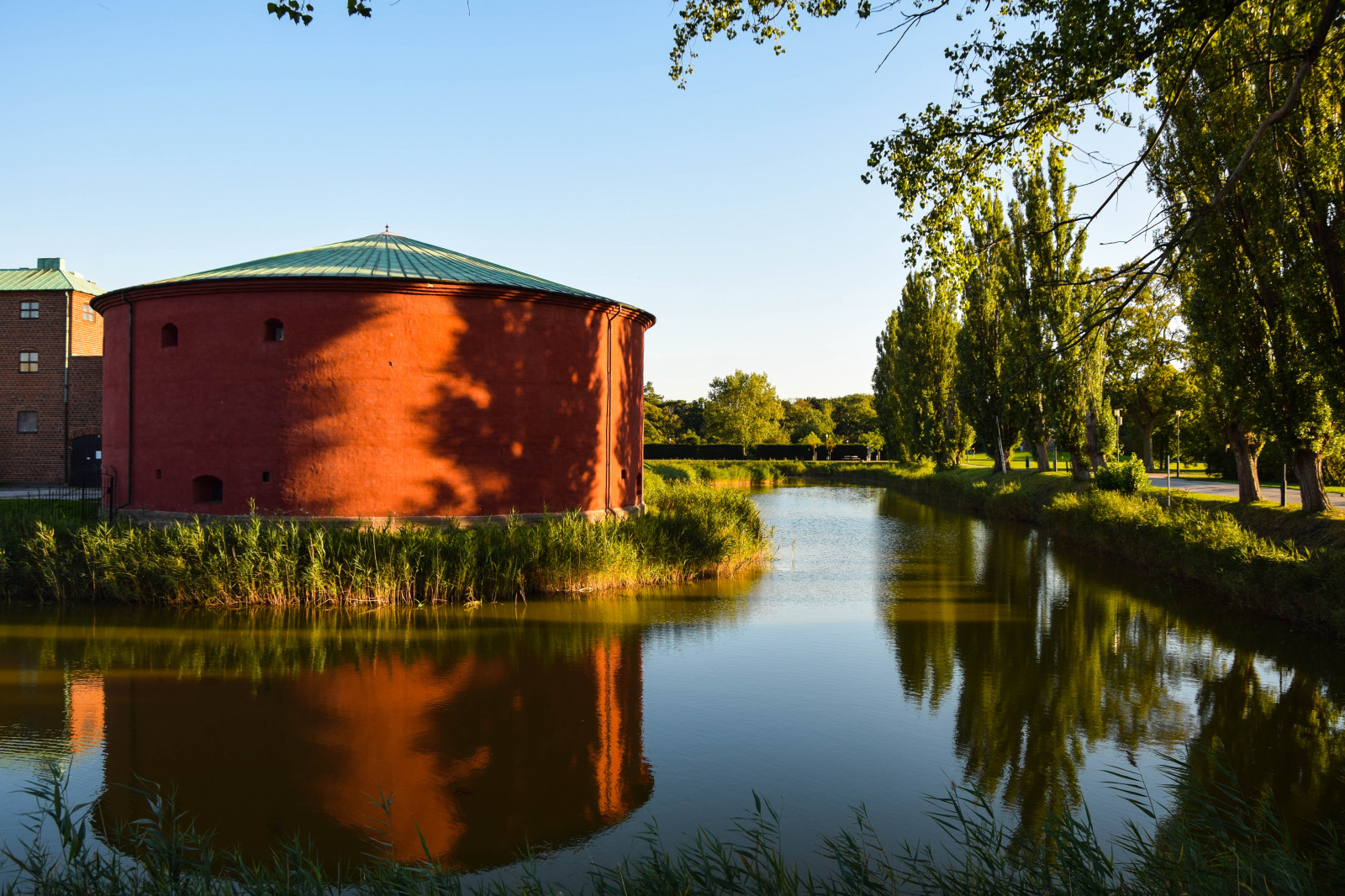 krajina, voda, odraz, nebe, večer, ráno, hrad, řeka, rybník, Švédsko, Evropa, kanál, renesance, zámek, strom, podzim, venkovní, odrazy, slott, Malmo, h st, Malm hus, hradní příkop, venkov, vodní
