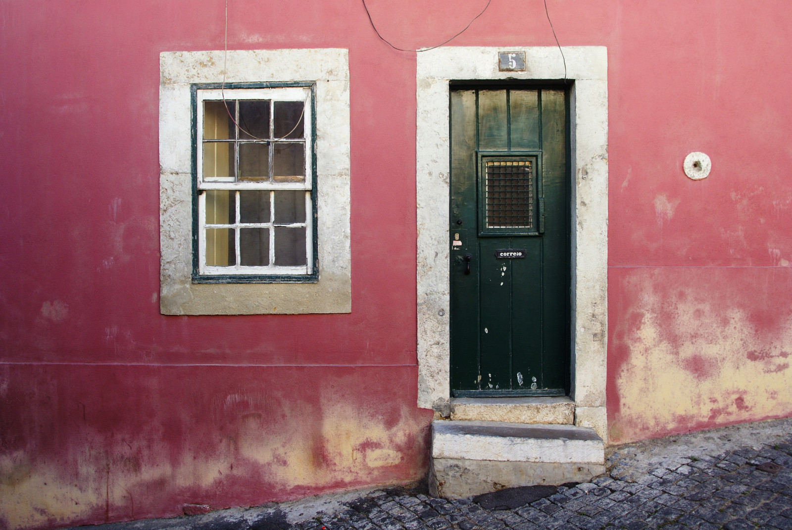 okno, stěna, Dům, zelená, dveře, růžový, Portugalsko, 2007, alej, rosa, dech beroucí, abigfave, theperfectphotographer, diamondclassphotographer, flickrdiamond, fasáda, lisboa, verde, porta, finestra, facciata, fachada, thebbp, superhearts, Lisbona, Worldphotodoc2007