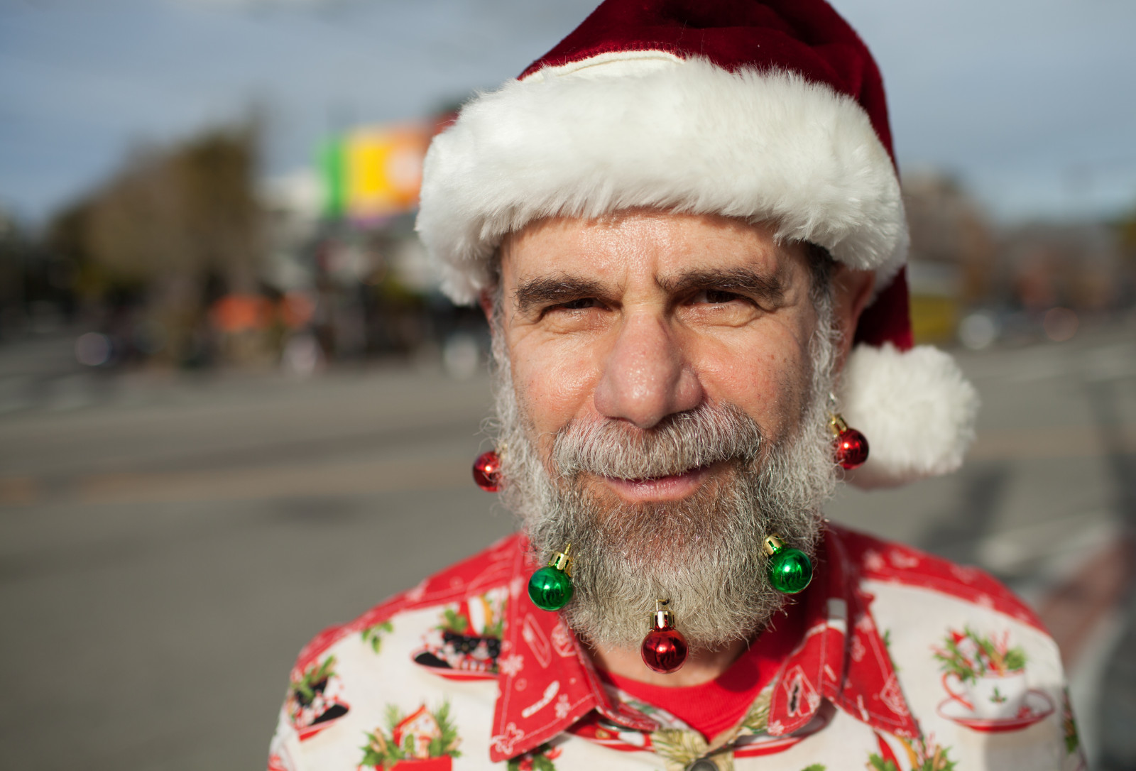mennesker, portræt, gade, hat, Canon, hår, Californien, overskæg, jul, alfer, ferie, santa, julemanden, træ, 5dmarkii, 5d, smil, xmas, julemanden, skæg, festlig, helligdage, ornamenter, streetphotography, strømpe, smil, nisse, tradition, Sanfrancisco, ansigtshår, marketstreet, castro, christmasornaments, canonmarkii, noe, jinglebells
