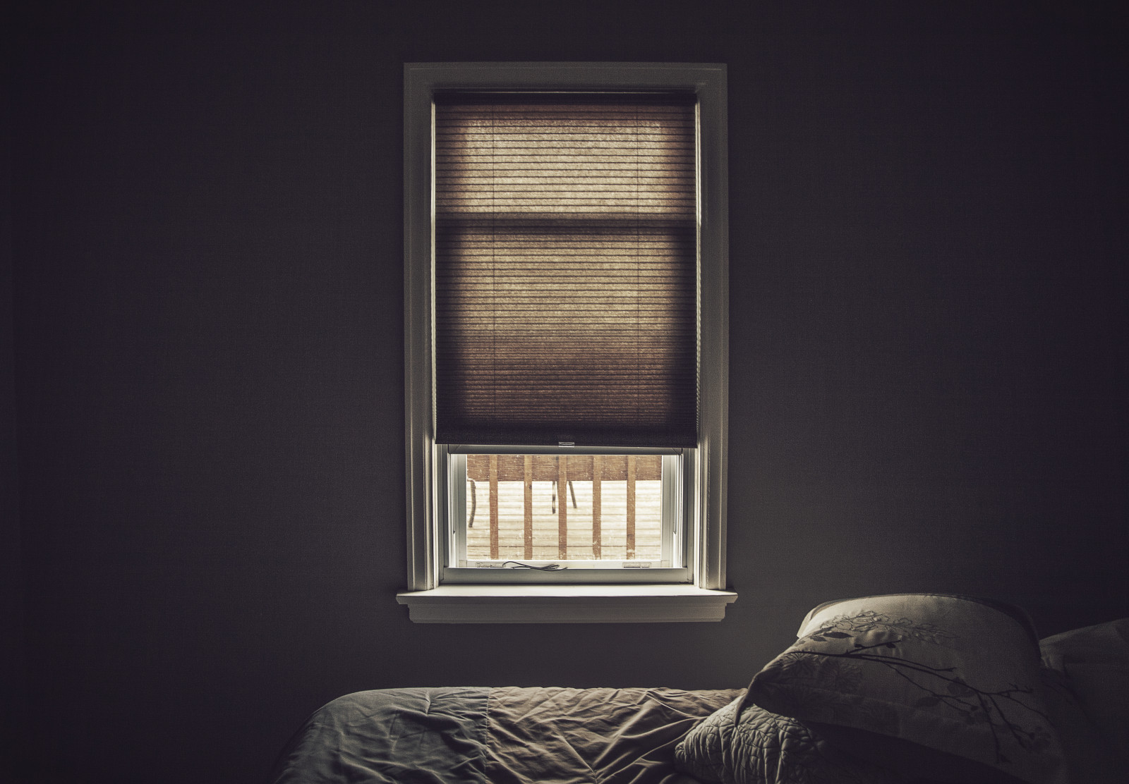 창문, 어두운, 침대, 목재, 아침, 램프, 정경, 베개, 일광, 침실, 인테리어 디자인, 위스콘신, 휴가, 블라인드, 깨다, 각도, 빛, 이른, 5d, 일, 햇빛, 조명, 그늘, 어둠, 여행, 마키, 중서부, 베개, 좋은 아침, 창 덮개, 일광, 전등, 창문 처리, 밀워키