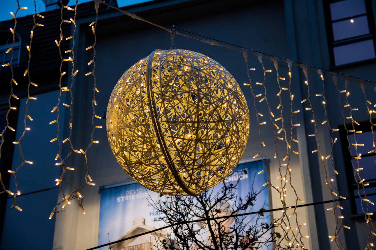 Wallpaper : night, reflection, skyscraper, blue, Germany, Christmas