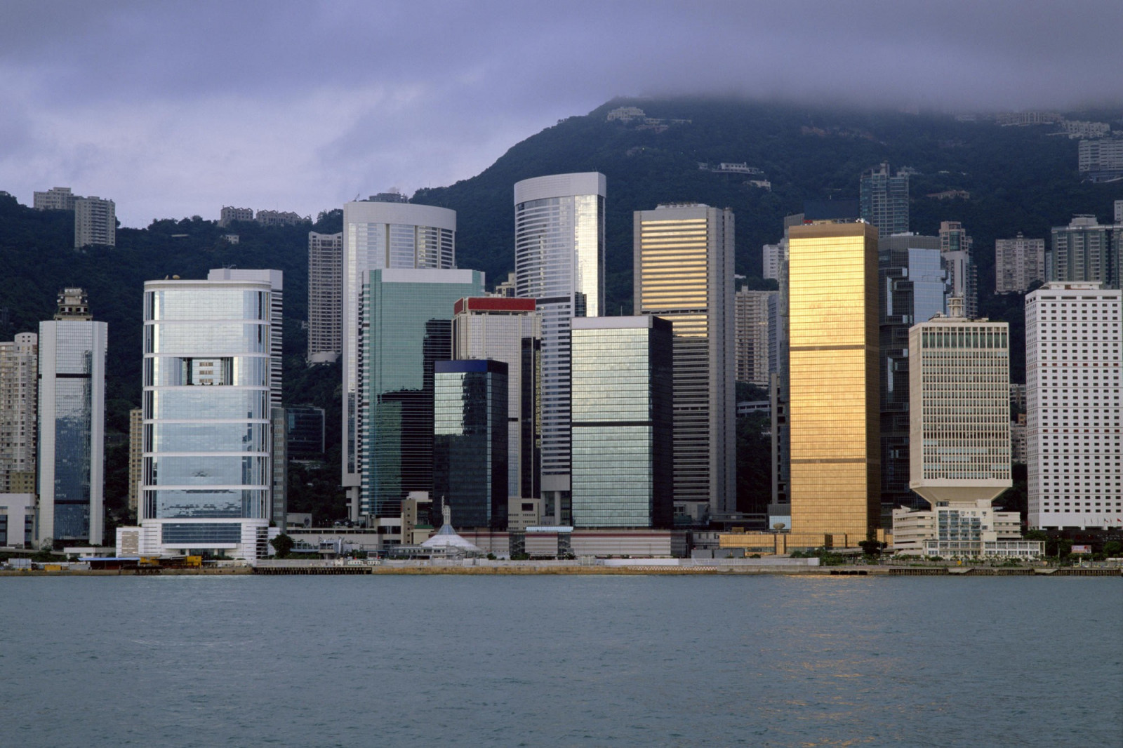 mare, città, paesaggio urbano, Hong Kong, architettura, acqua, urbano, costruzione, fotografia, orizzonte, grattacielo, colline, orizzonte, metropoli, centro, punto di riferimento, area urbana, fenomeno atmosferico, atmosfera della terra, area metropolitana, insediamento umano, Zona residenziale, caratteristica geografica, palazzone