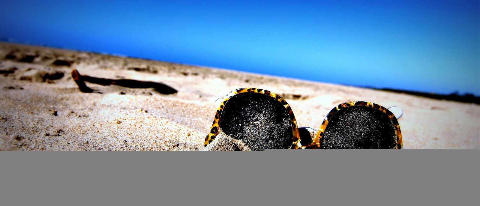 sluneční brýle, písek, nebe, pláž, modrý, slunce, Kánon, letní, jasný, barva, živý, letního, Tokina, zblízka, makro fotografie, warmday, 117in2017, 117picturesin2017, flowrwolf, 98lazydaysofsummerfor117in2017, lazydaysofsummer, lostonthebeach, achildssunglasses, sunnies, leopardskinsunnies, inverlochbeach, inverlochau, brightday, lowpointofview