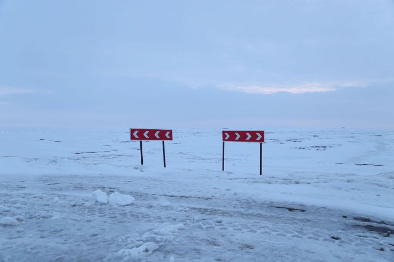 estrada,placa de trânsito,roadturn,tundra,neve