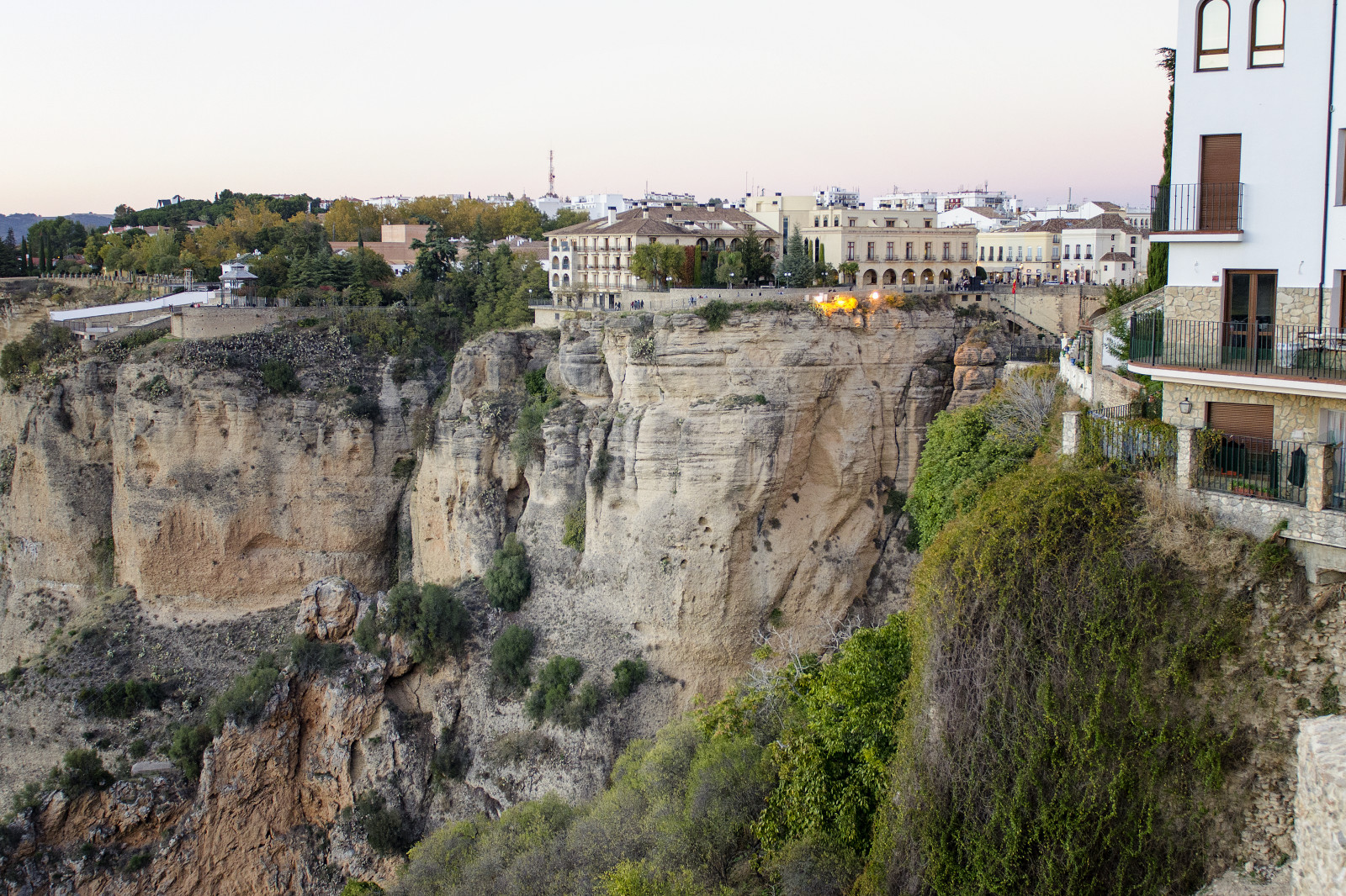 Ronda, ANDALUSIA, Spagna, espana, Europa, Visite turistiche, giro, turista, paesaggio, scogliera, gola, costruzione, architettura, Parador, de, vista