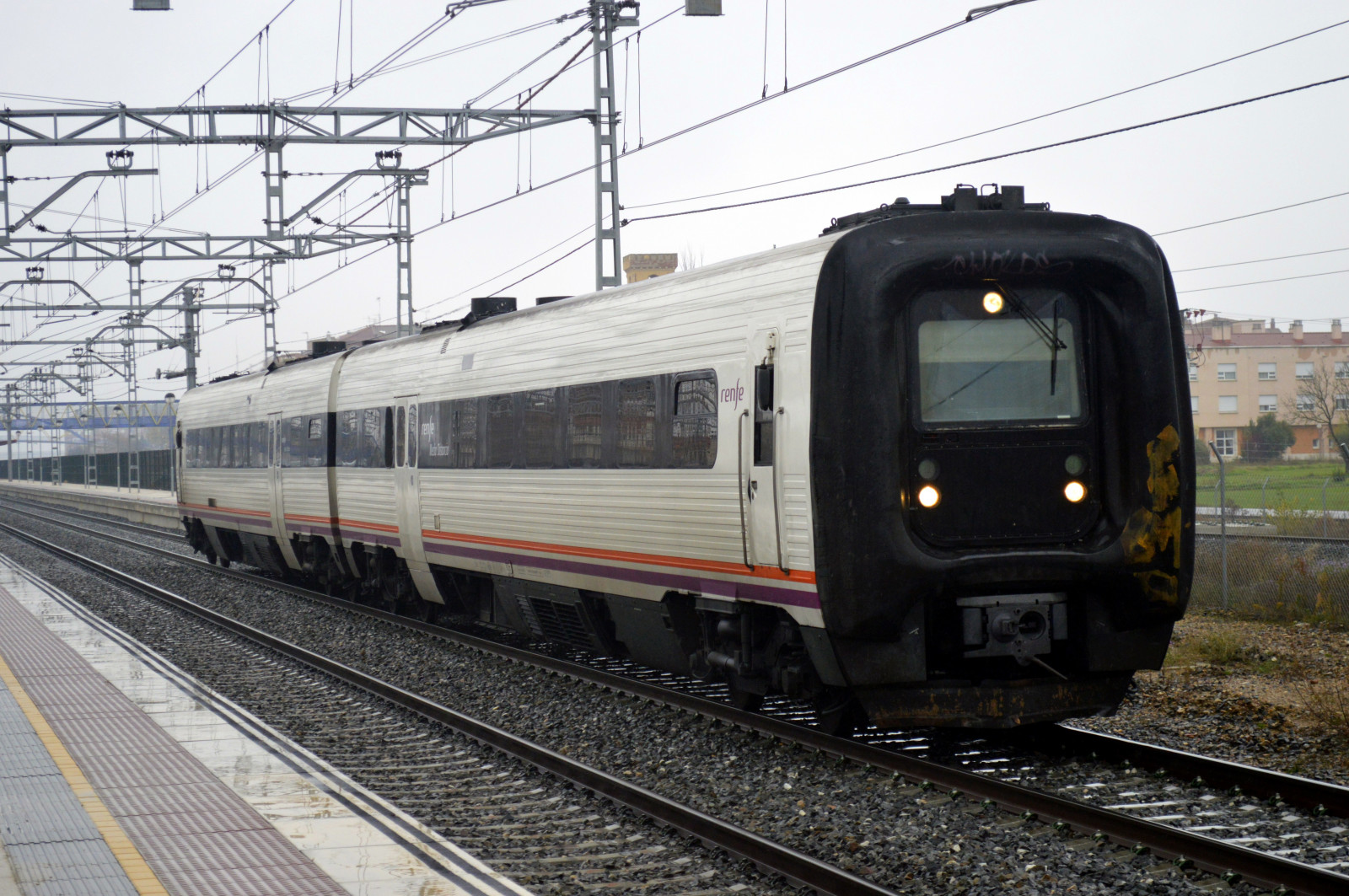 vozidlo, vlak, vlakové nádraží, doprava, lokomotiva, Los Angeles, TRD, rychlá přeprava, de, del, dráha, ba os, média, md, Salamanca, Metropolitní oblast, obytný prostor, druh dopravy, veřejná doprava, železniční doprava, kolejová vozidla, osobní automobil, železniční vůz, vysokorychlostní železniční, elektrické napájení, estacion, Palencia, RENFE, distancia, venta, elektrická lokomotiva, Regionales, Alamedilla