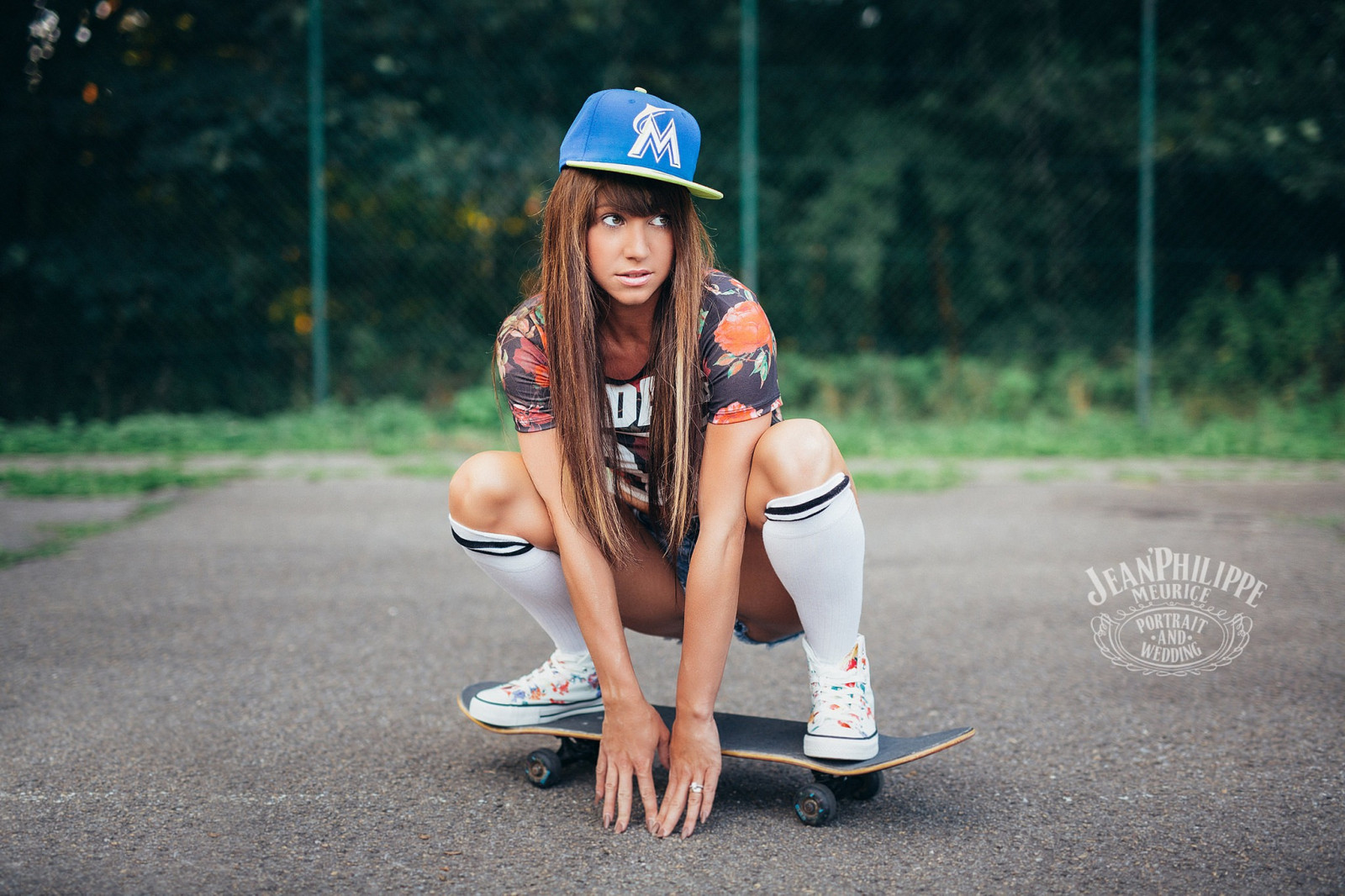 Hintergrundbilder : Sport, Frau, Arsch, Weiße Strümpfe, Skateboard