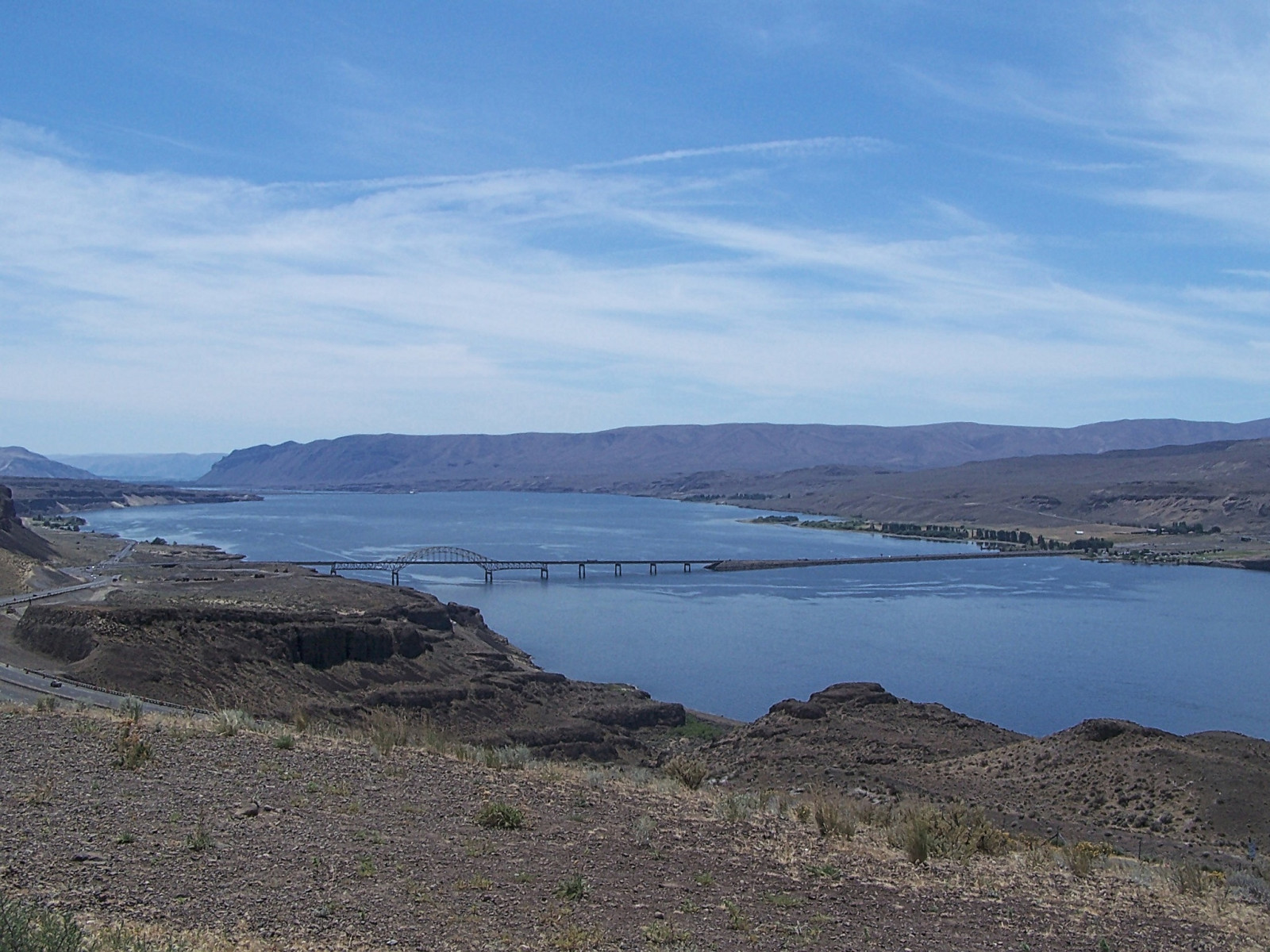 krajina, moře, záliv, kopec, jezero, voda, kůň, nebe, pobřeží, most, řeka, historický, sochařství, HDR, horizont, fjord, pelerína, oblouk, Dálnice, rokle, poloostrov, přehrada, Columbia, 90, mrak, cestovat, plocha, hora, washington, Pohled, hrabství, bod, divoký, oceán, nás, historický, turista, já, Stát, nádrž, onasill, site, david, wa, výhoda, vysočina, jezero, klesl, grant, hwy, mys, ústí, mys, vstupní, poníci, města, wanapum, govedare, vodní zdroje, coastal and oceanic landforms