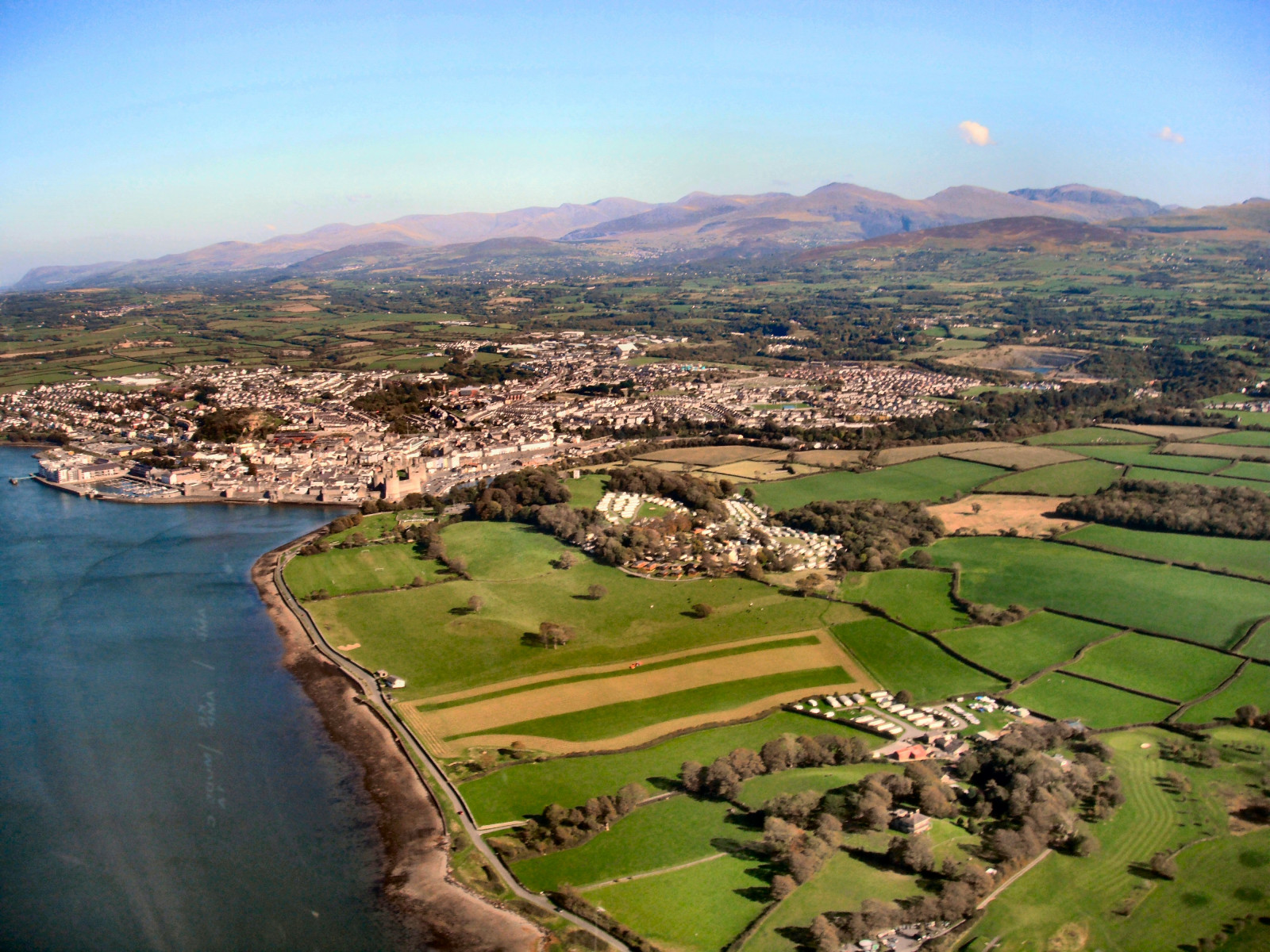 ga, Generalaviation, Airuk, Ukair, Gtalh, pifferaio, Pa28, arciere, Galles, menaistraits, Caernarfon, castello, Afonseiont, mare, cielo, Snowdonia