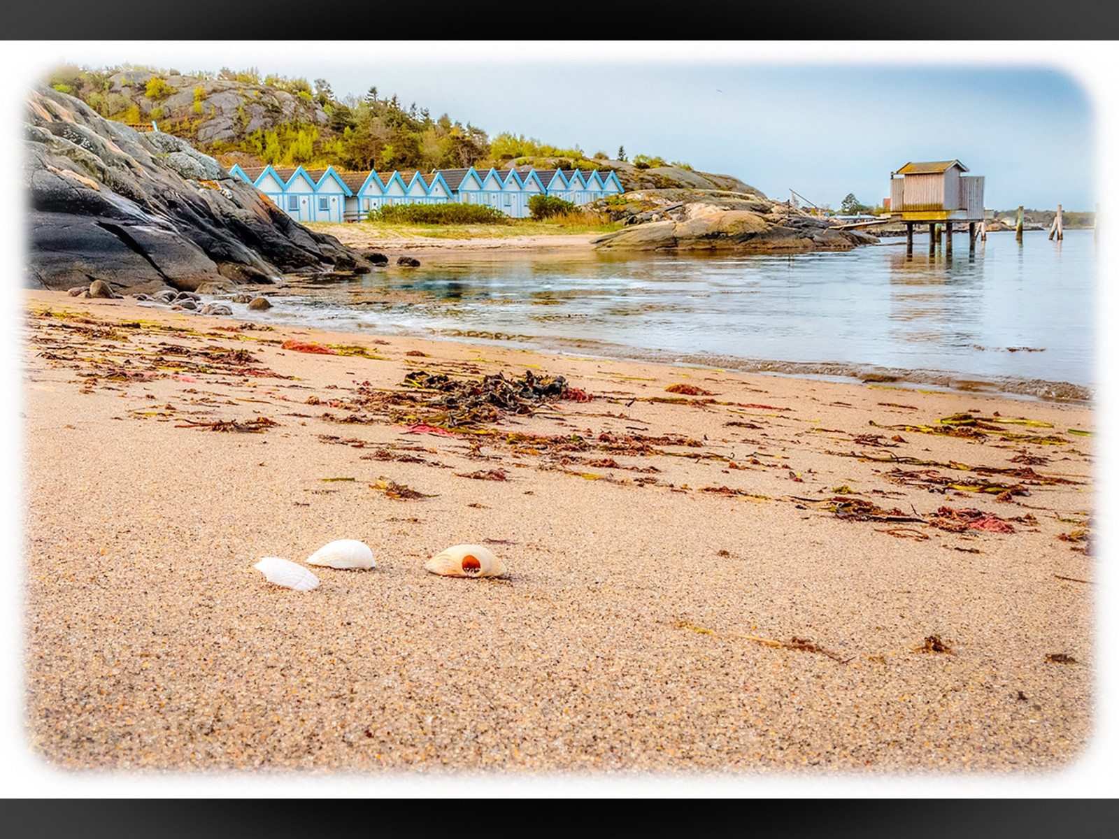 fotosondag, Fs170319, vatten, Horisont, špatný, Hytt, pramen, Sn ckor, sten, Klippa, Goteborg, Sverige, var, Ovanlig, neobvyklý, jaro, Švédsko, Skála, 70d, 2470, Kánon, písek, skořápky, pláž, chaty, horizont, koupel, Askim, voda