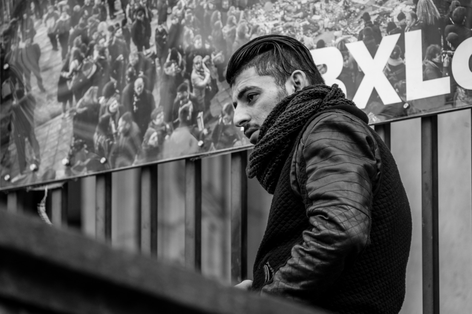 hvid, sort, monokrom, portræt, gade, vinter, fotografering, Ion, stående, Person, underjordisk, infrastruktur, træ, pige, bw, smil, Gade syn, human, fotografi, øjebliksbillede, sort og hvid, monokrom fotografering, portrætfotografering, film noir, human behavior