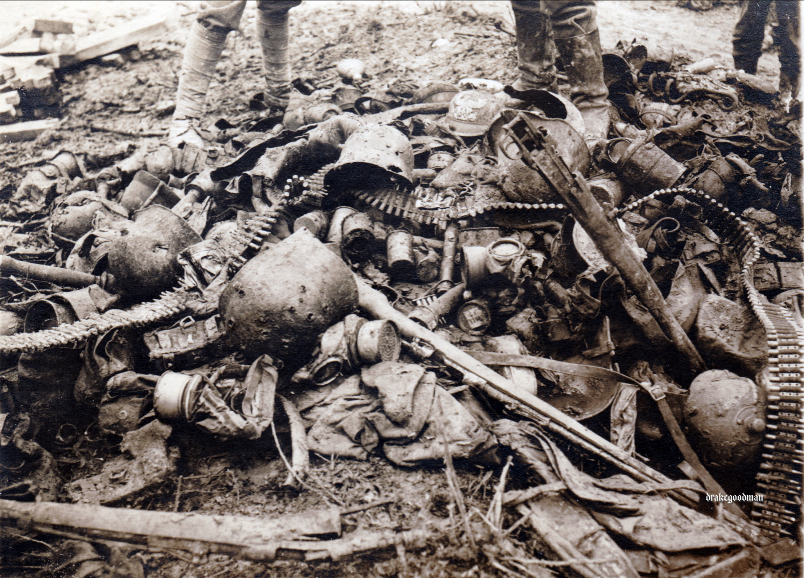 pěchota, voják, bláto, pohlednice, helma, příkop, první světová válka, vojáci, plynová maska, ww1, Bojiště, greatwar, první světová válka, Worldwar1, Weltkrieg, Germanarmy, Mauser, Pickelhaube, Rppc, Stahlhelm, Feldpost, Gew98