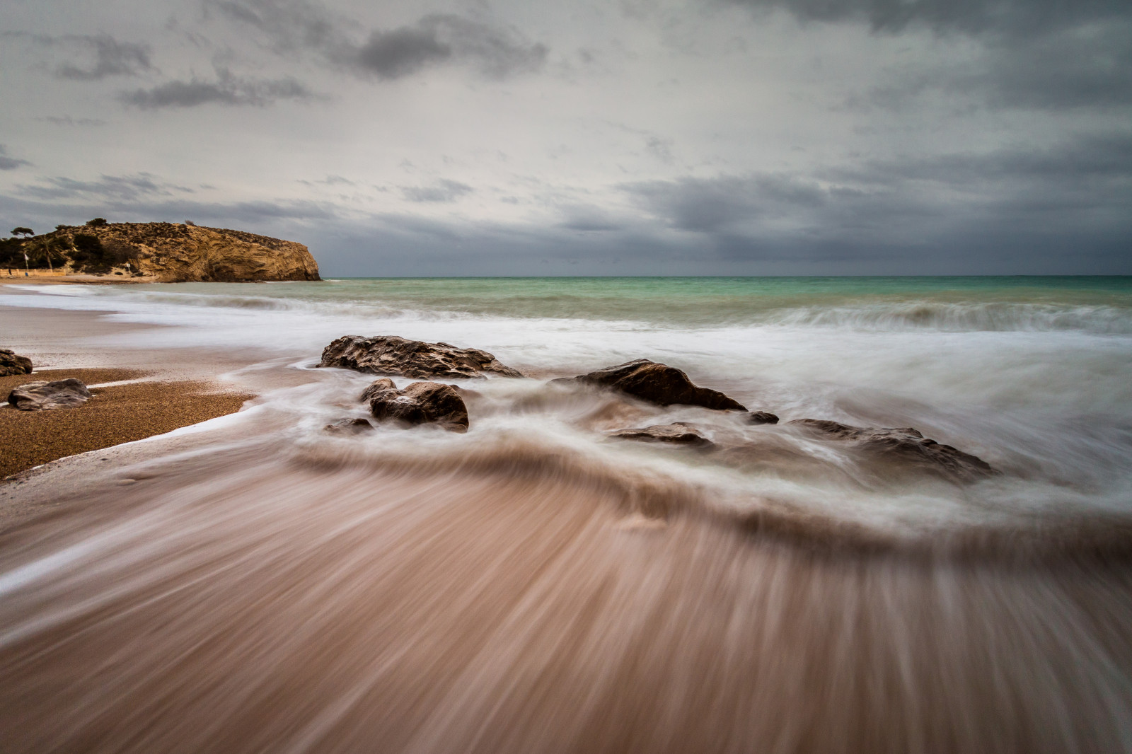 slunečnímu záření, moře, záliv, voda, Skála, Příroda, pobřeží, písek, pláž, svítání, ráno, pobřeží, horizont, Los Angeles, mrak, počasí, svítání, oceán, vlna, mar, materiál, ola, atmosférický jev, tělo z vody, mořská vlna, meteorologický jev, bol, vila, na, nou, Joiosa, Maror