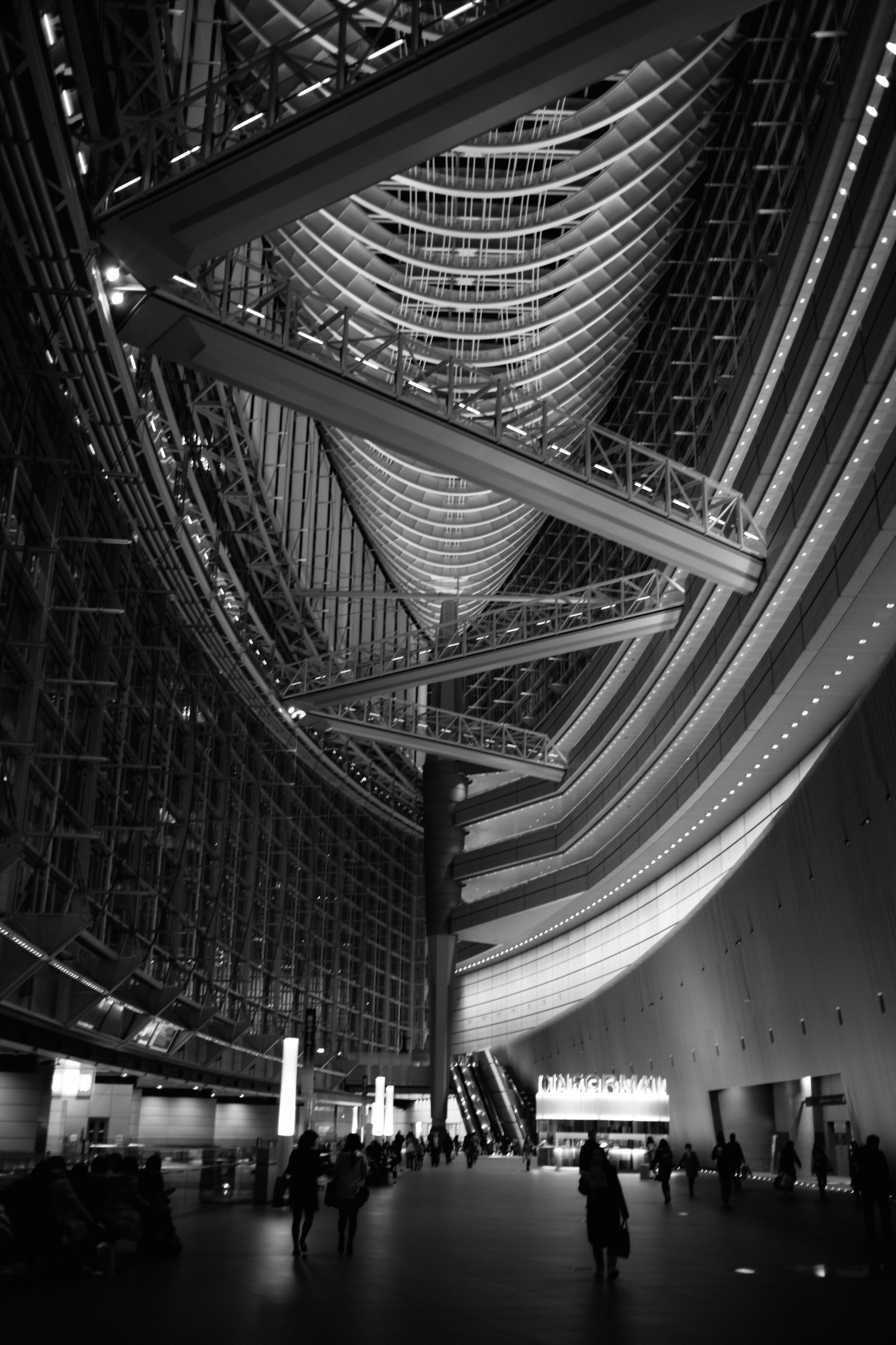 Černá, černobílý, panoráma města, noc, architektura, symetrie, Leica, metropole, Tokio, infrastruktura, M, světlo, tělesné, tvar, čára, tma, tokyointernationalforum, Yurakucho, Summicron, summicron1235mm, type240, Černý a bílý, monochromatické fotografování