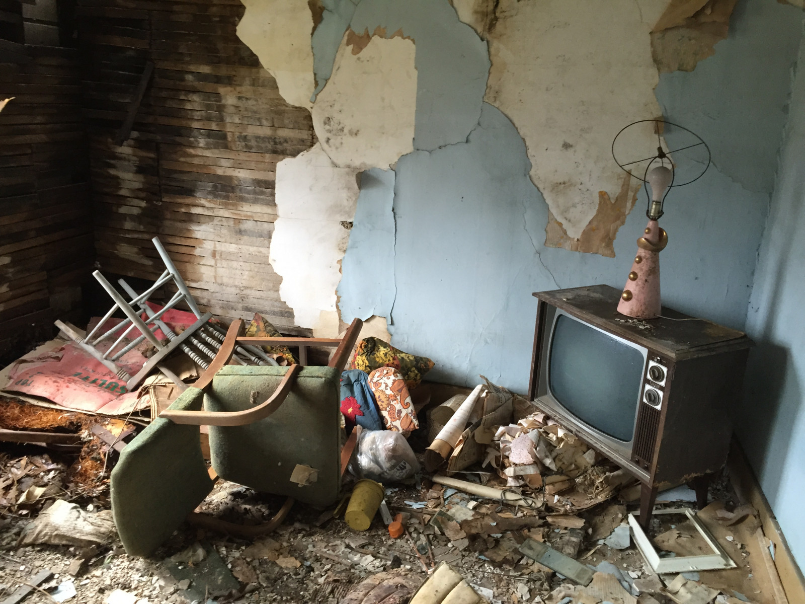 abbandonato, casa, tv, decadimento, abbandono, rifiuto, rottame, ruraldecay, casa abbandonata, vecchia casa, Vecchio